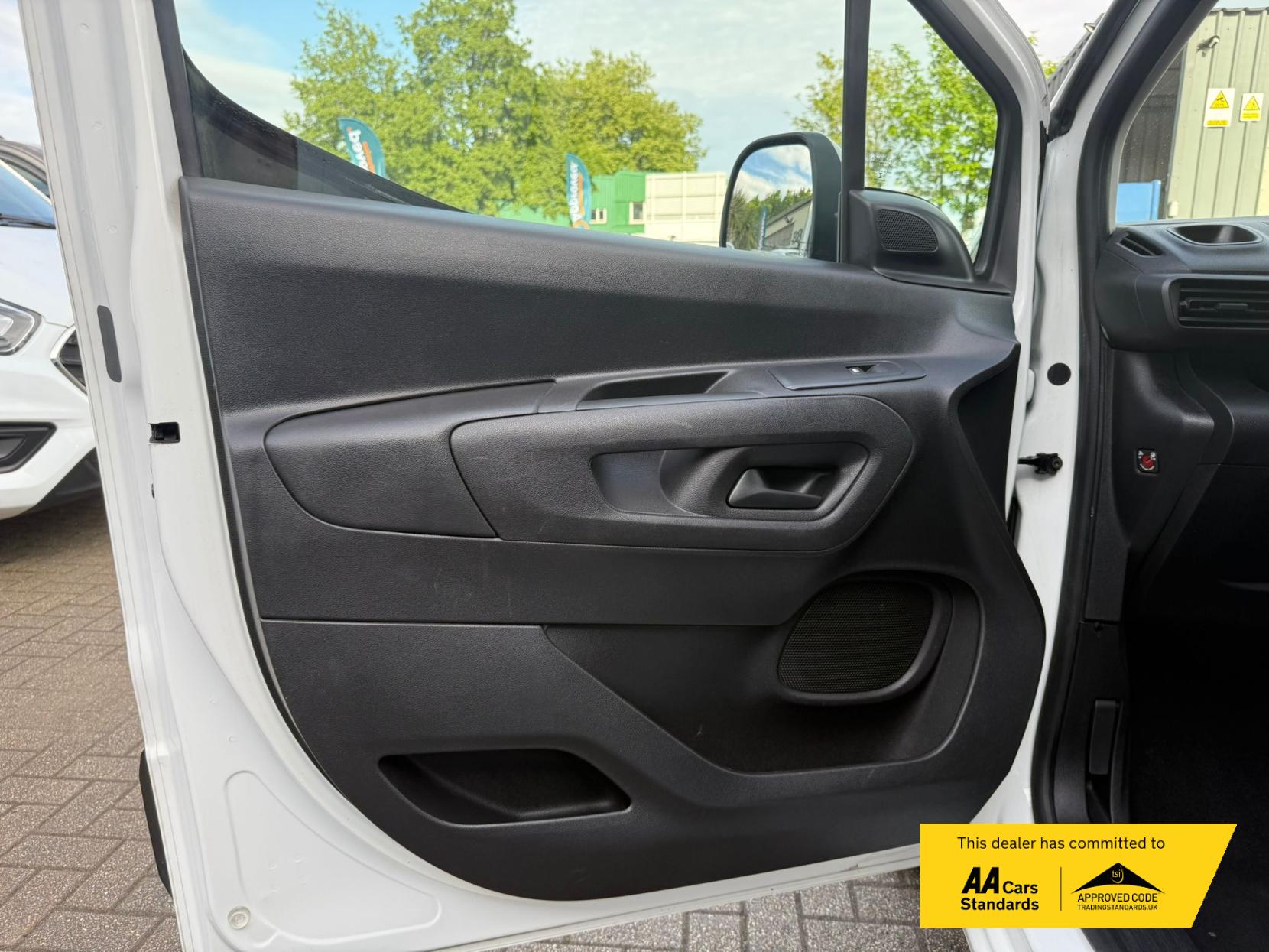 Vauxhall Combo 1.5 Turbo D 2300 Sportive Panel Van 4dr Diesel Manual L1 H1 Euro 6 (100 ps)