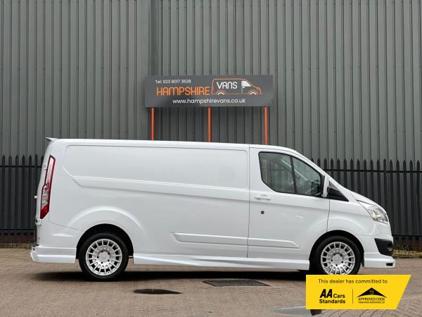 Ford Transit Custom 2.2 TDCi 290 Limited Panel Van 5dr Diesel Manual L2 H1 (186 g/km, 123 bhp)