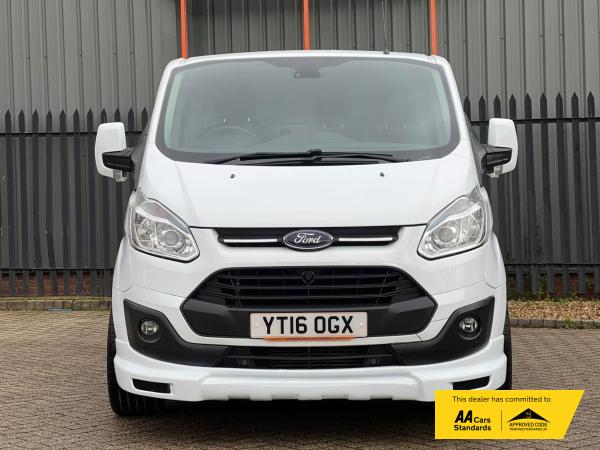 Ford Transit Custom 2.2 TDCi 290 Limited Panel Van 5dr Diesel Manual L2 H1 (186 g/km, 123 bhp)