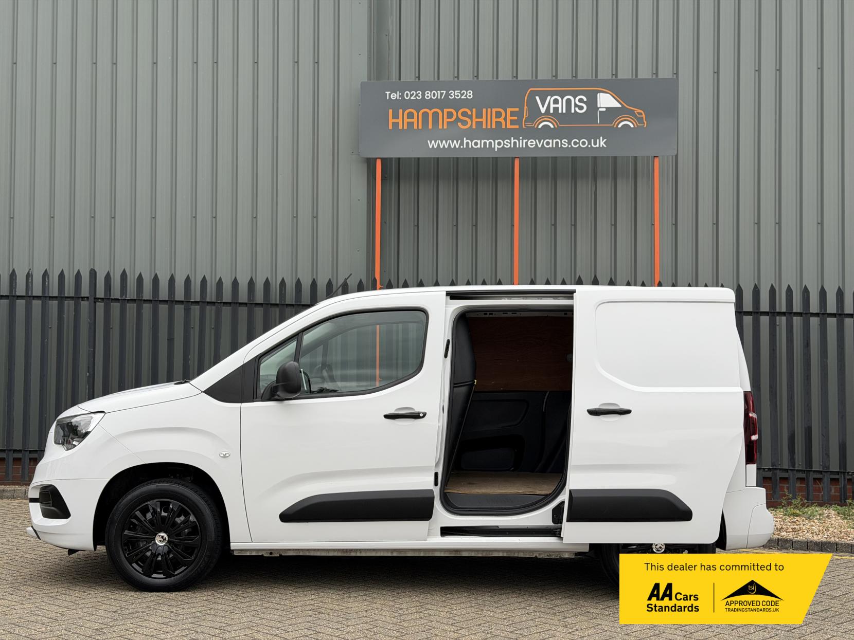 2022 Vauxhall Combo 1.5 Turbo D 2300 Sportive Panel Van 5dr Diesel Manual L1 H1 Euro 6 (100 ps) - Thumbnail 7