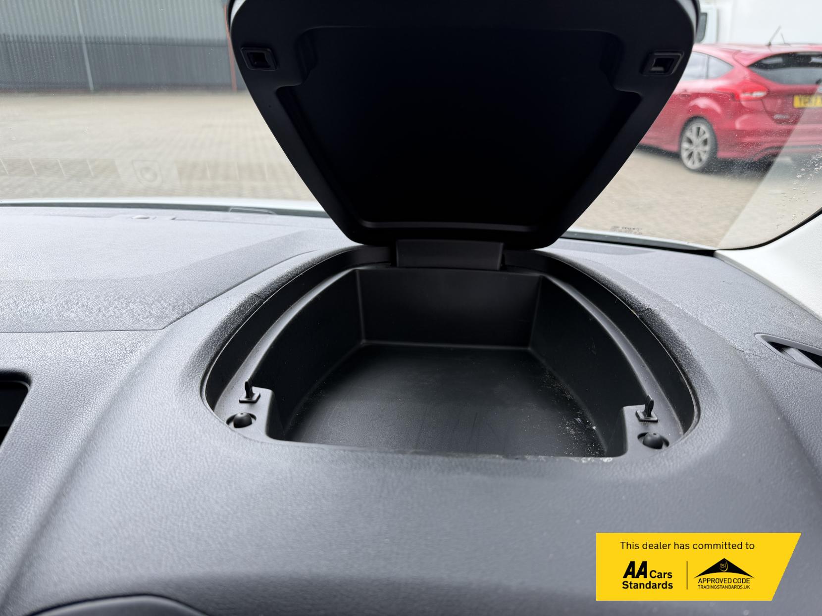 2022 Vauxhall Combo 1.5 Turbo D 2300 Sportive Panel Van 5dr Diesel Manual L1 H1 Euro 6 (100 ps) - Thumbnail 38