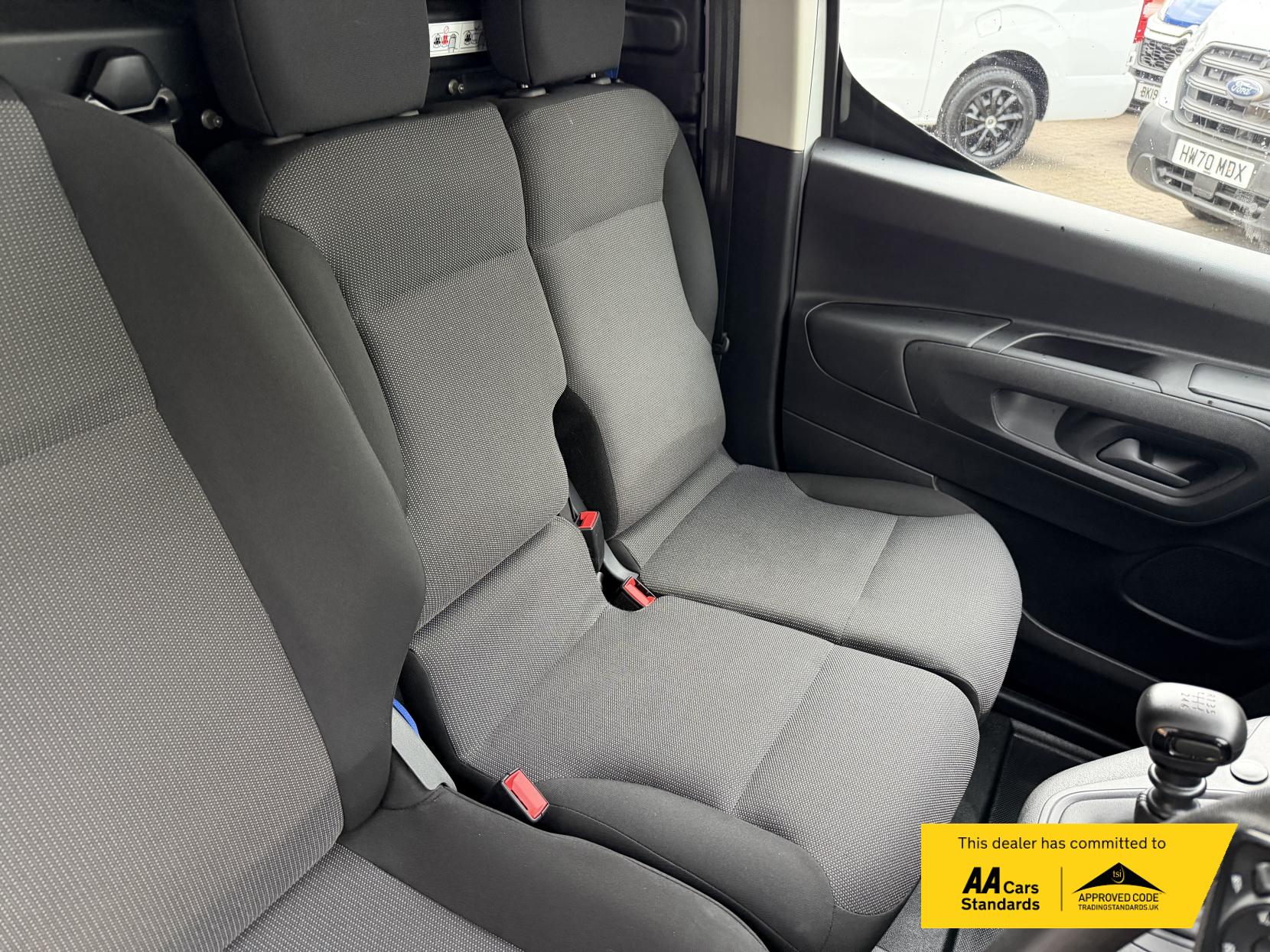 2022 Vauxhall Combo 1.5 Turbo D 2300 Sportive Panel Van 5dr Diesel Manual L1 H1 Euro 6 (100 ps) - Thumbnail 24