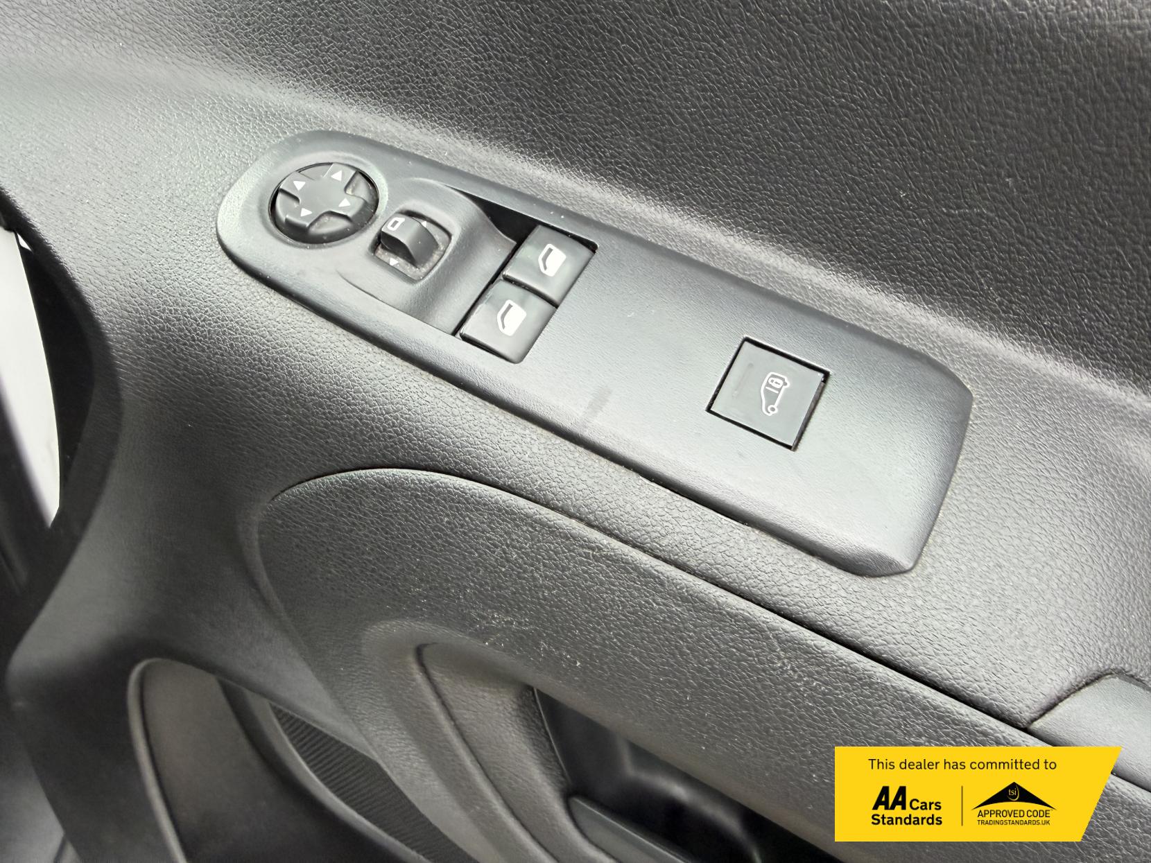 2022 Vauxhall Combo 1.5 Turbo D 2300 Sportive Panel Van 5dr Diesel Manual L1 H1 Euro 6 (100 ps) - Thumbnail 41