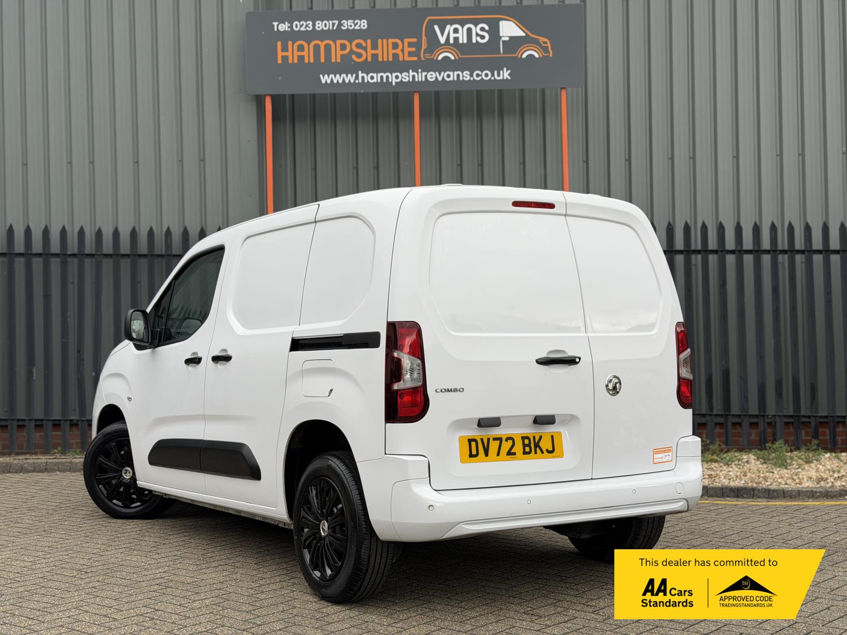 2022 Vauxhall Combo 1.5 Turbo D 2300 Sportive Panel Van 5dr Diesel Manual L1 H1 Euro 6 (100 ps) - Thumbnail 4
