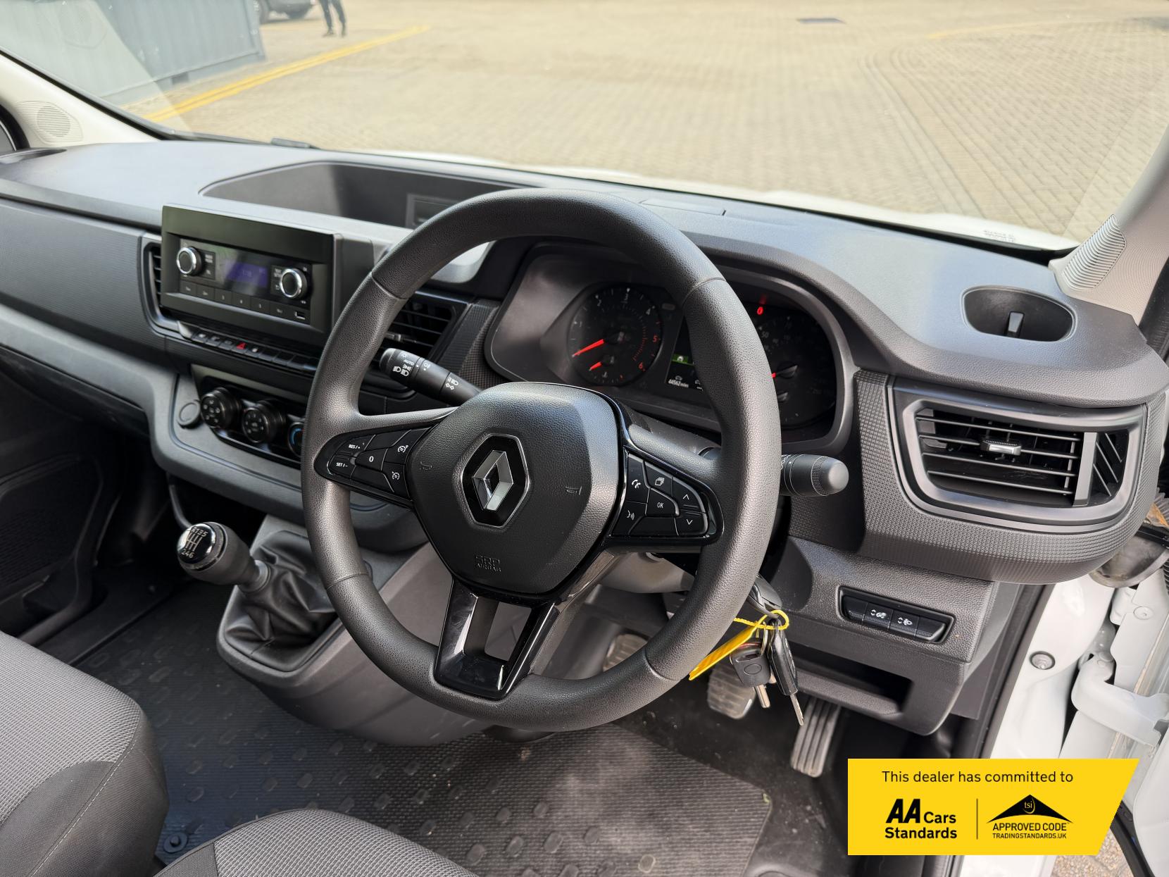 2022 Renault Trafic 2.0 dCi Blue SL28 Business Panel Van 5dr Diesel Manual L1 H1 Euro 6 (s/s) (130 ps) - Thumbnail 38