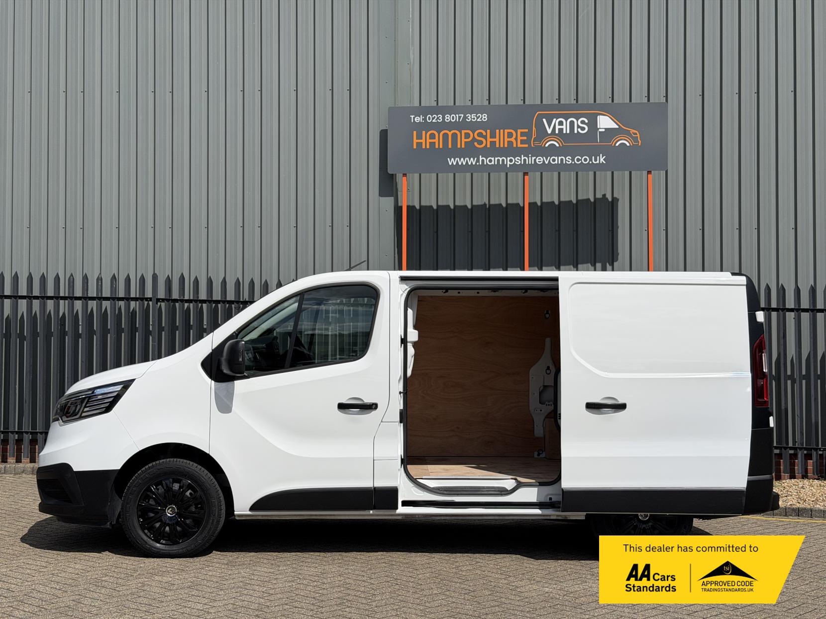 2022 Renault Trafic 2.0 dCi Blue SL28 Business Panel Van 5dr Diesel Manual L1 H1 Euro 6 (s/s) (130 ps) - Thumbnail 7