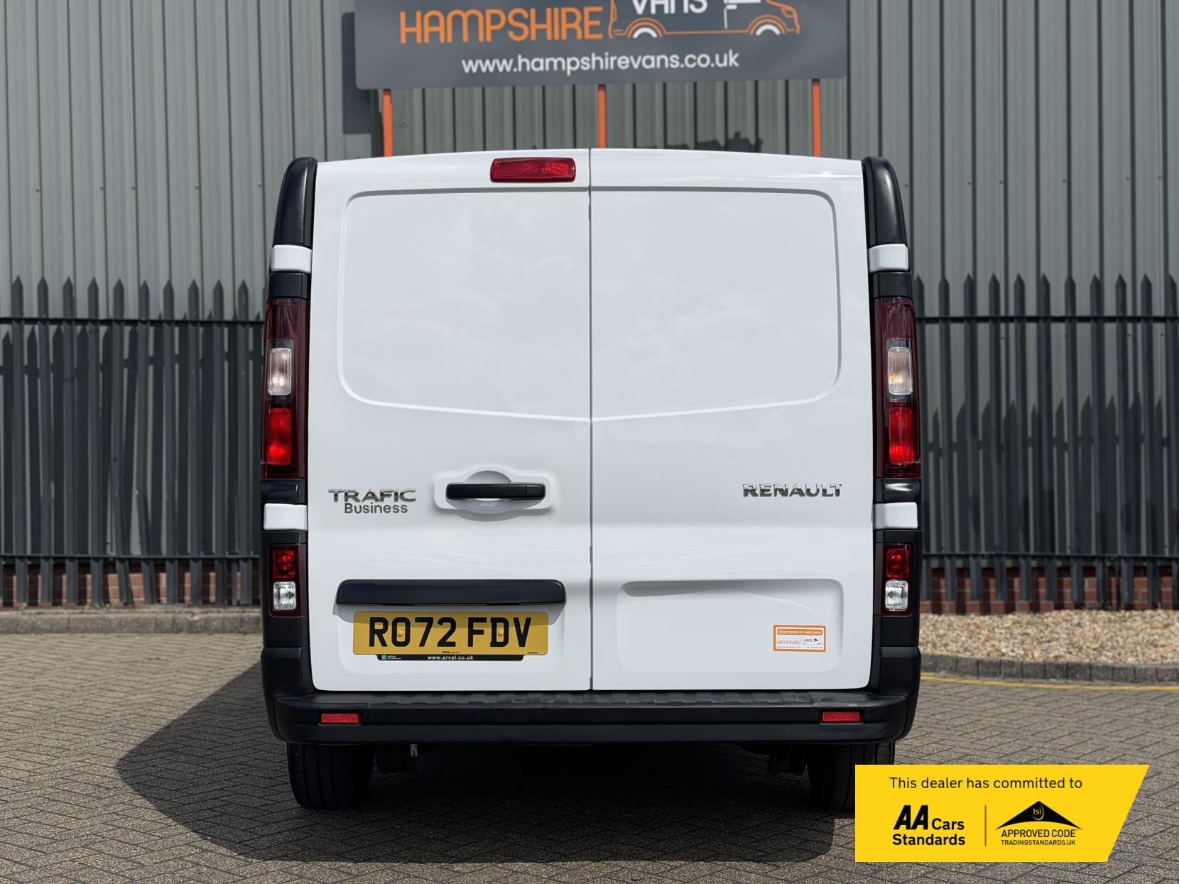 2022 Renault Trafic 2.0 dCi Blue SL28 Business Panel Van 5dr Diesel Manual L1 H1 Euro 6 (s/s) (130 ps) - Thumbnail 9