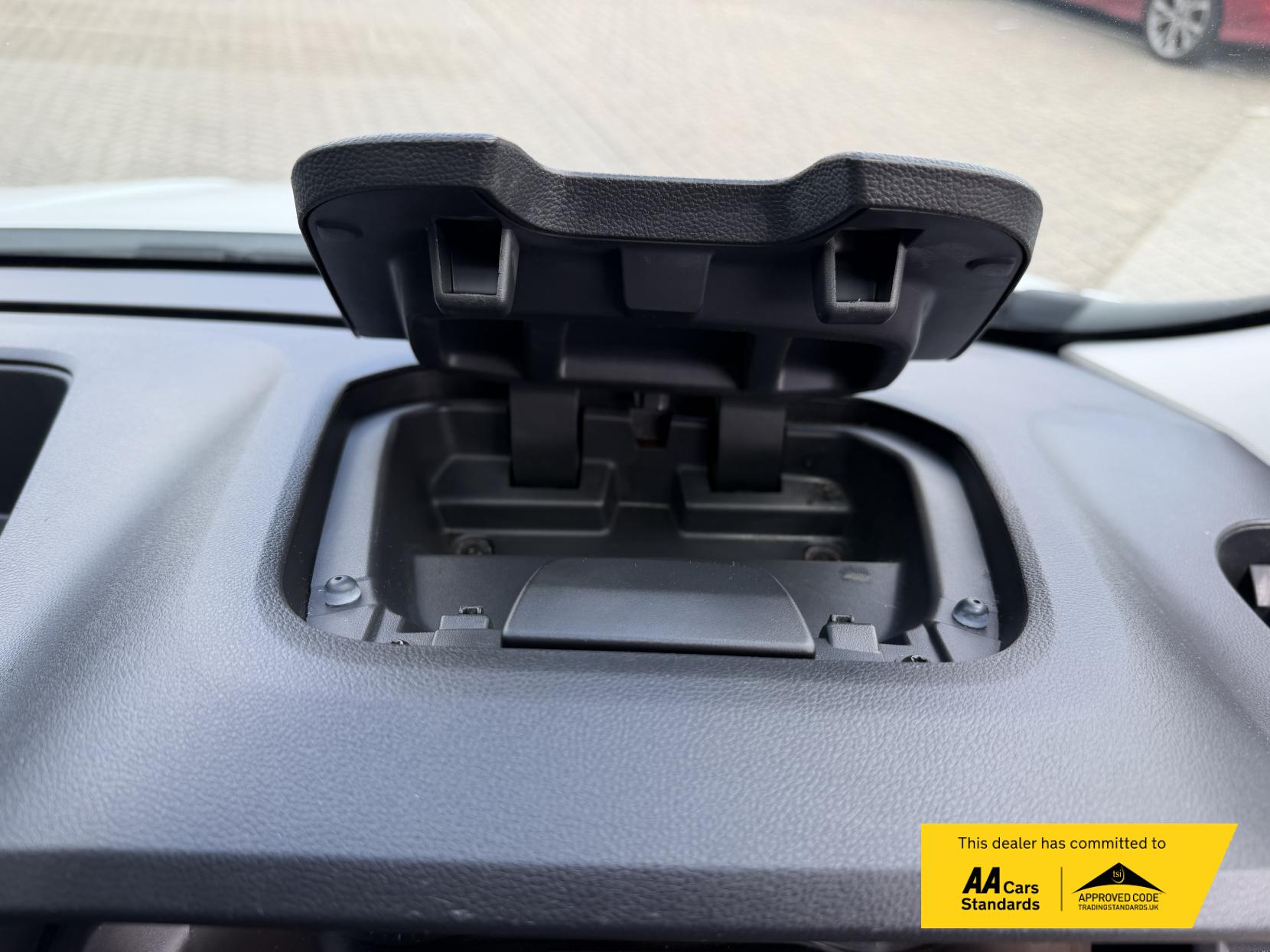 2022 Renault Trafic 2.0 dCi Blue SL28 Business Panel Van 5dr Diesel Manual L1 H1 Euro 6 (s/s) (130 ps) - Thumbnail 28