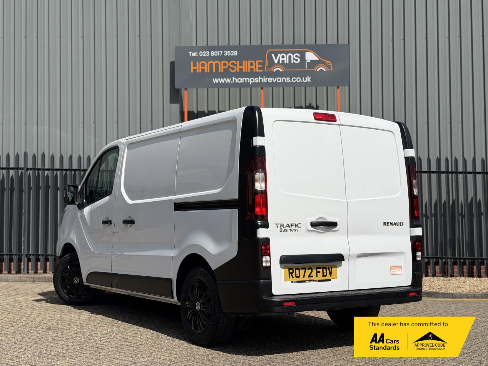 2022 Renault Trafic 2.0 dCi Blue SL28 Business Panel Van 5dr Diesel Manual L1 H1 Euro 6 (s/s) (130 ps) - Thumbnail 4