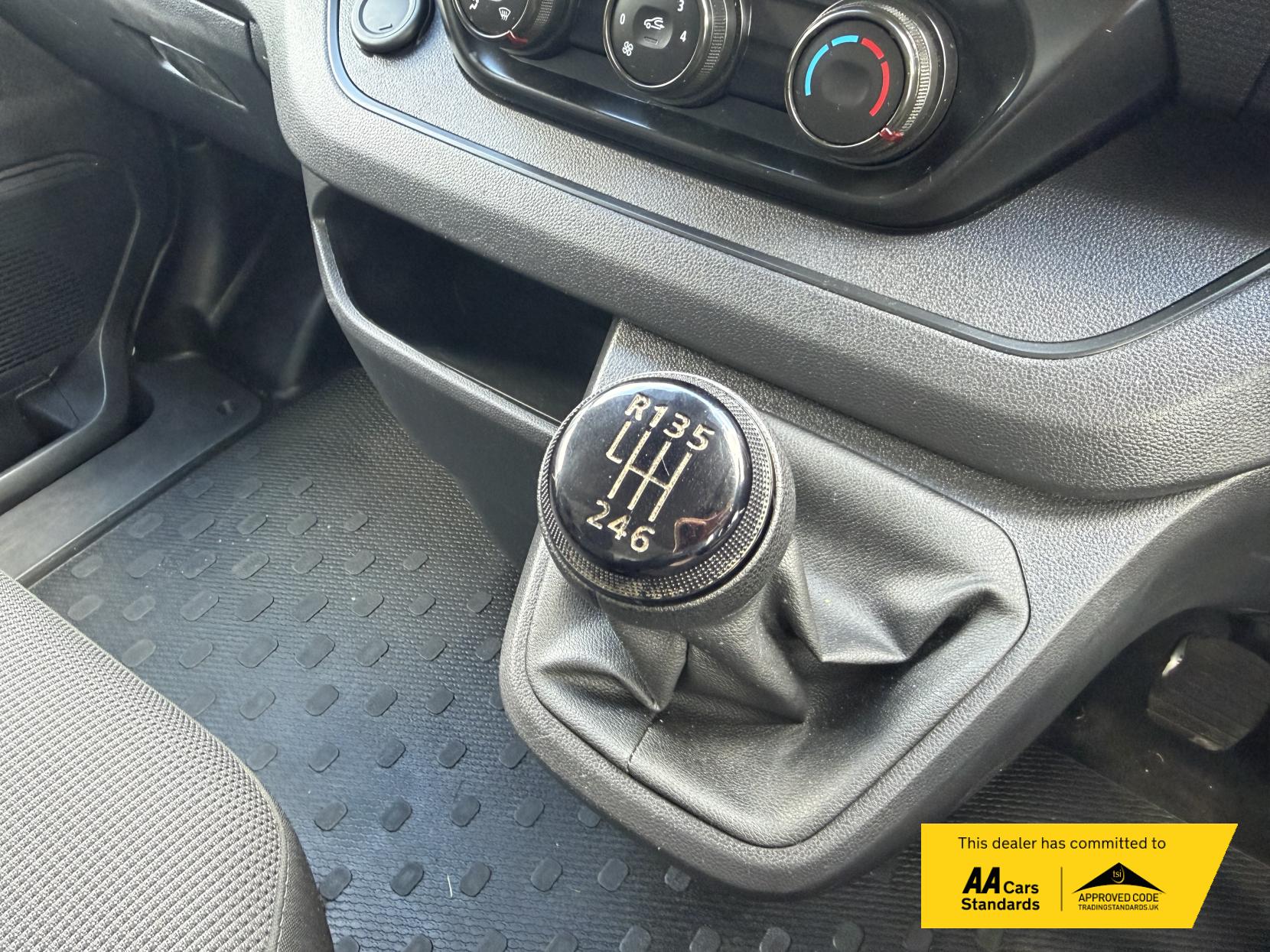 2022 Renault Trafic 2.0 dCi Blue SL28 Business Panel Van 5dr Diesel Manual L1 H1 Euro 6 (s/s) (130 ps) - Thumbnail 27