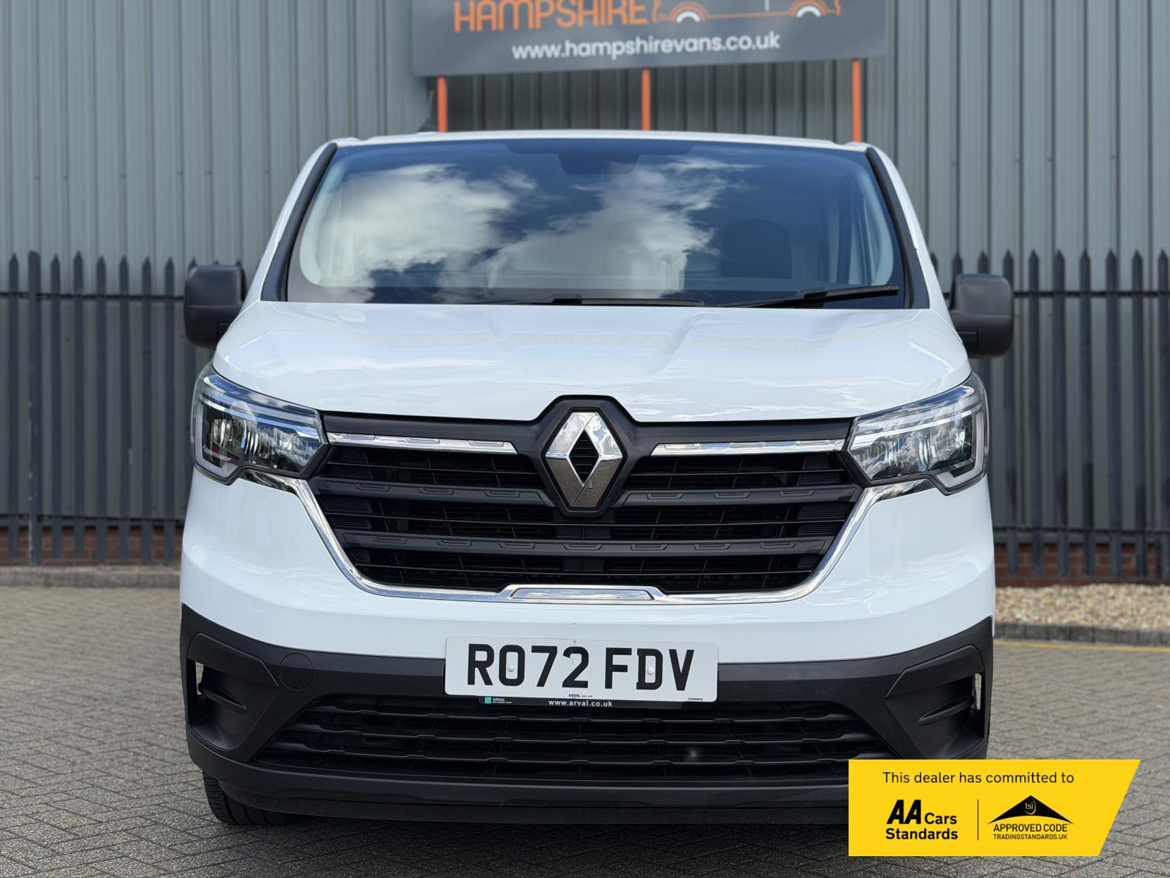 2022 Renault Trafic 2.0 dCi Blue SL28 Business Panel Van 5dr Diesel Manual L1 H1 Euro 6 (s/s) (130 ps) - Thumbnail 8