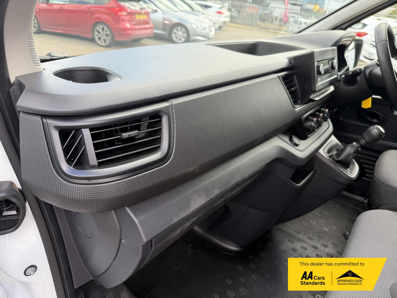 2022 Renault Trafic 2.0 dCi Blue SL28 Business Panel Van 5dr Diesel Manual L1 H1 Euro 6 (s/s) (130 ps) - Thumbnail 23
