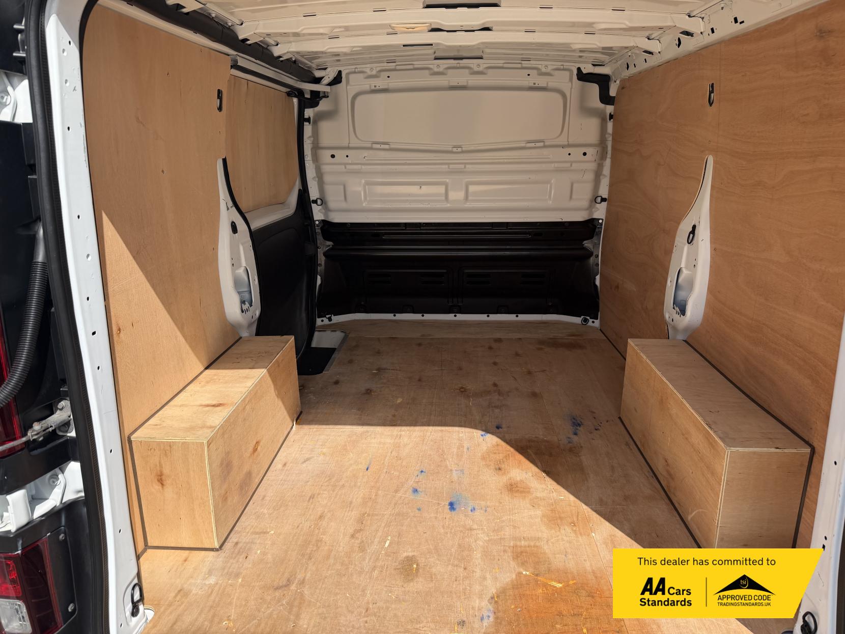 2022 Renault Trafic 2.0 dCi Blue SL28 Business Panel Van 5dr Diesel Manual L1 H1 Euro 6 (s/s) (130 ps) - Thumbnail 13