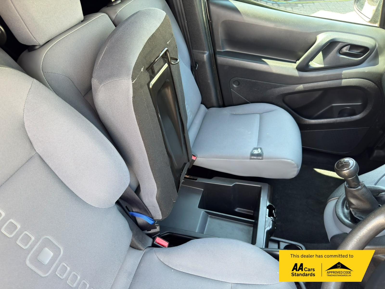 2015 Citroen Berlingo 1.6 HDi 625 Enterprise Panel Van 5dr Diesel Manual L1 (Euro 5) (135 g/km, 75 bhp) - Thumbnail 21