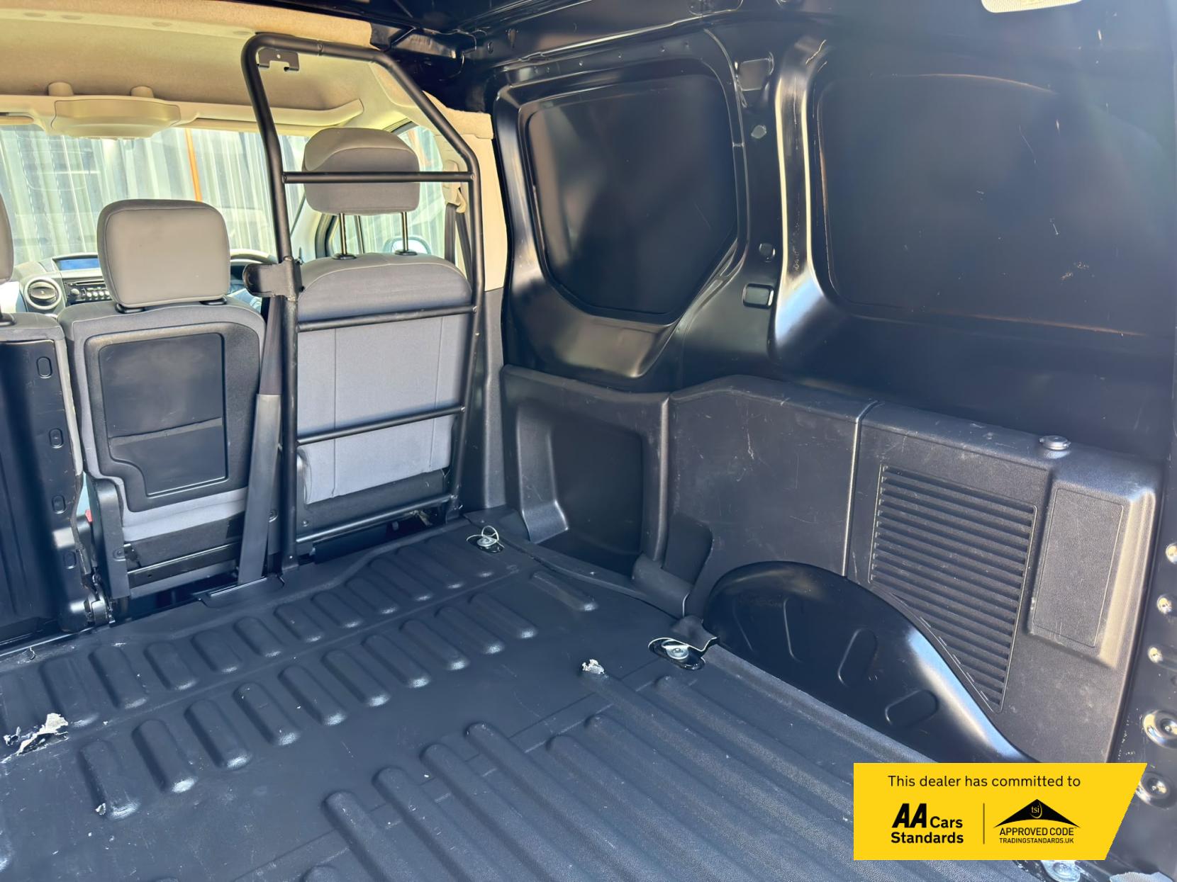 2015 Citroen Berlingo 1.6 HDi 625 Enterprise Panel Van 5dr Diesel Manual L1 (Euro 5) (135 g/km, 75 bhp) - Thumbnail 14