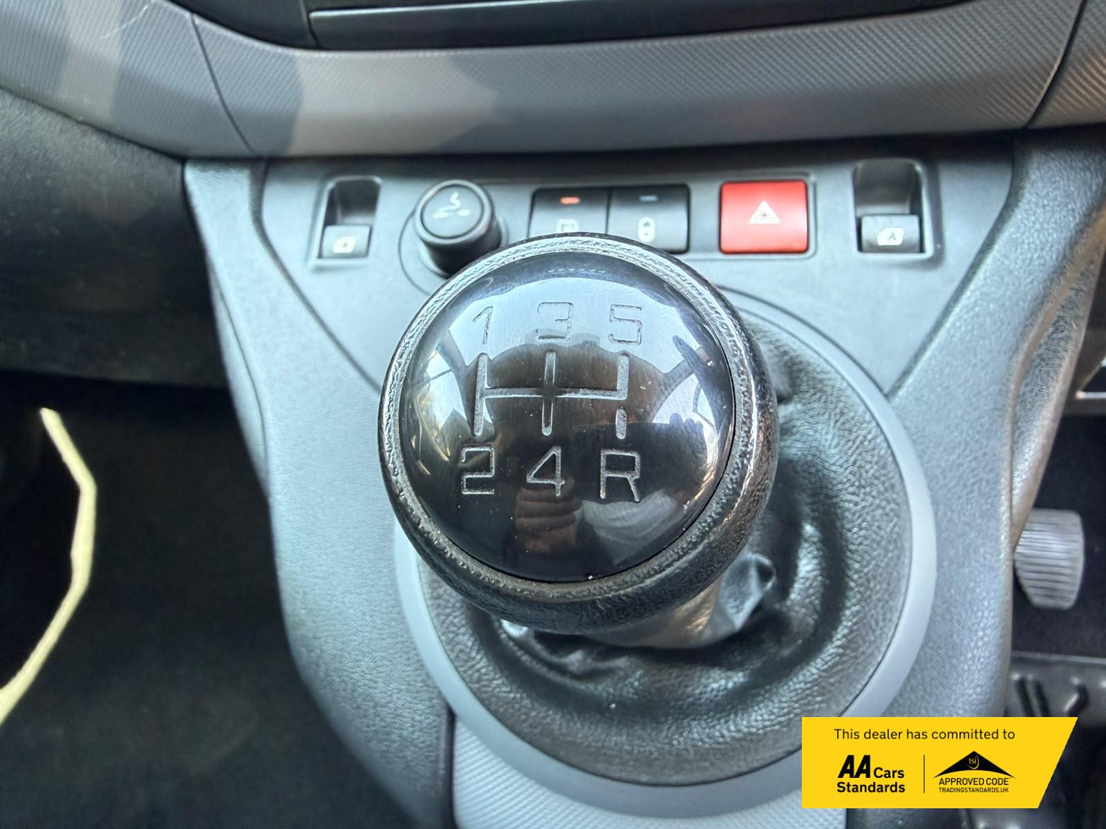 2015 Citroen Berlingo 1.6 HDi 625 Enterprise Panel Van 5dr Diesel Manual L1 (Euro 5) (135 g/km, 75 bhp) - Thumbnail 30