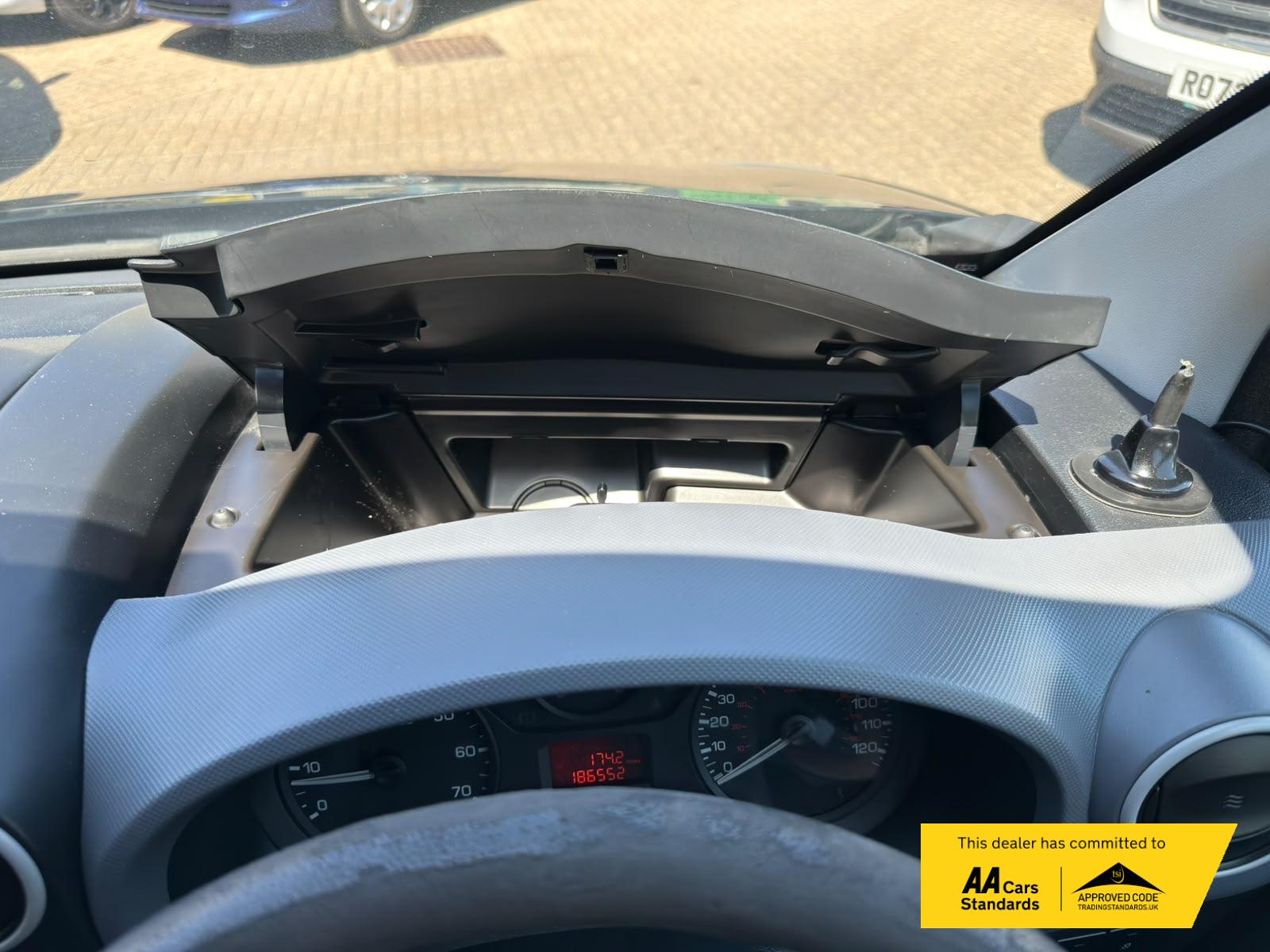 2015 Citroen Berlingo 1.6 HDi 625 Enterprise Panel Van 5dr Diesel Manual L1 (Euro 5) (135 g/km, 75 bhp) - Thumbnail 38