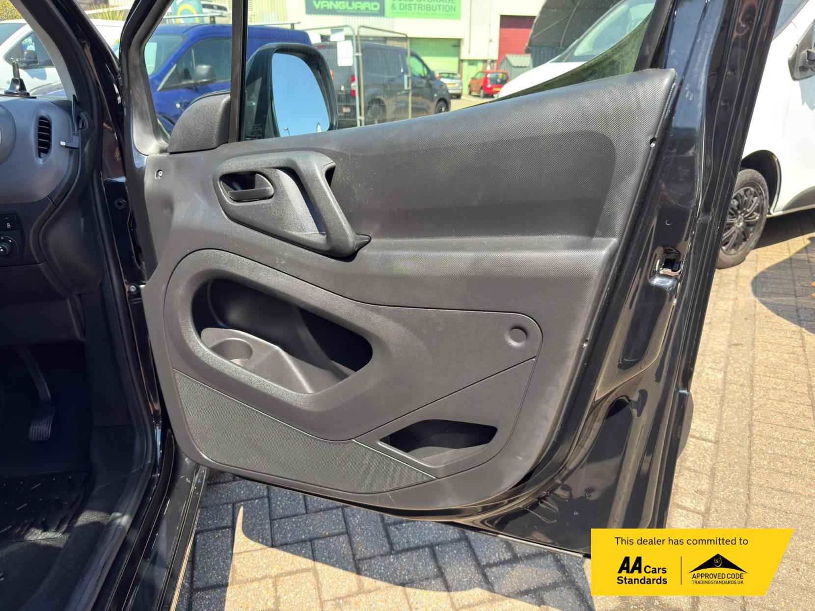 2015 Citroen Berlingo 1.6 HDi 625 Enterprise Panel Van 5dr Diesel Manual L1 (Euro 5) (135 g/km, 75 bhp) - Thumbnail 44