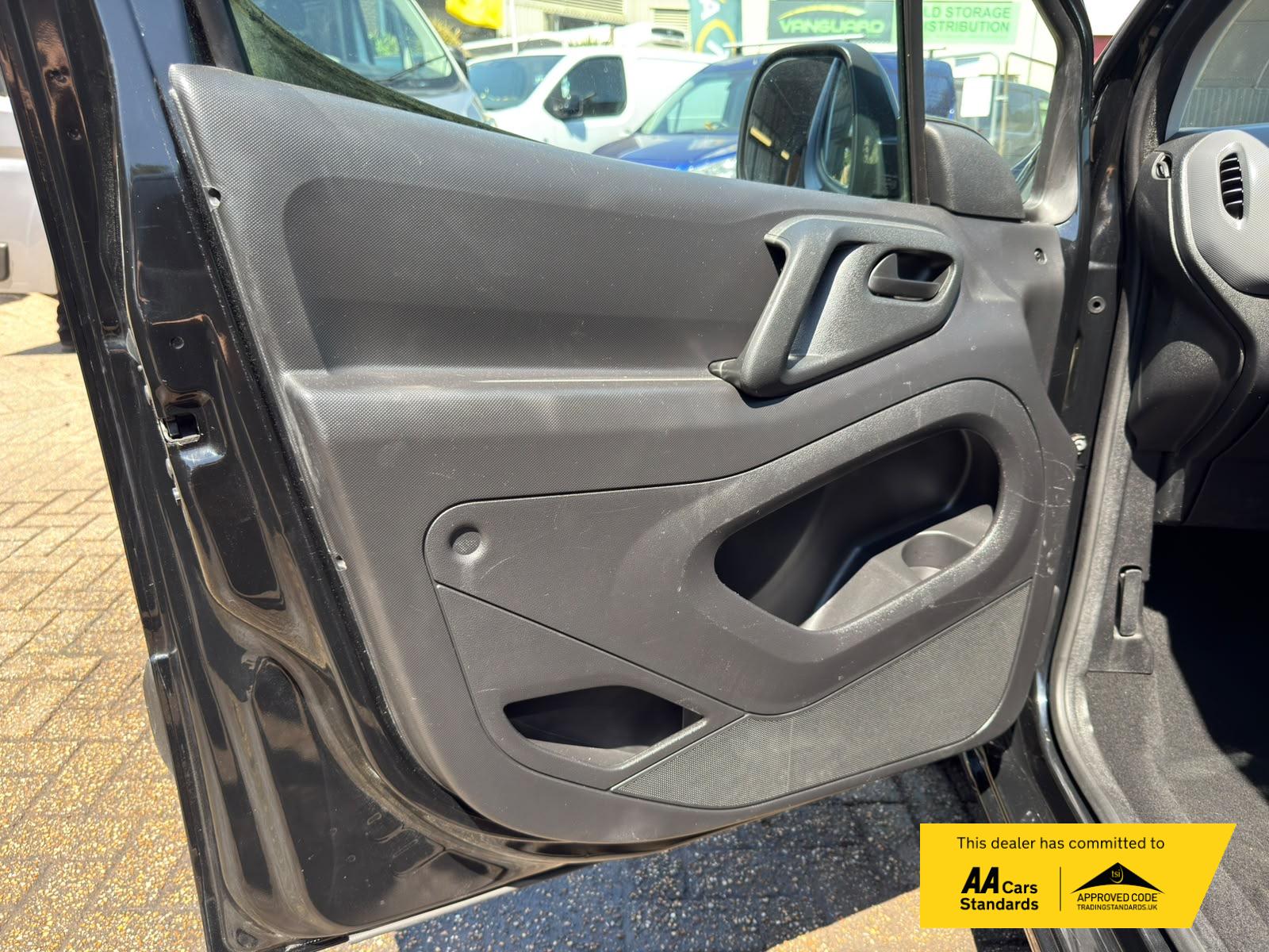 2015 Citroen Berlingo 1.6 HDi 625 Enterprise Panel Van 5dr Diesel Manual L1 (Euro 5) (135 g/km, 75 bhp) - Thumbnail 25