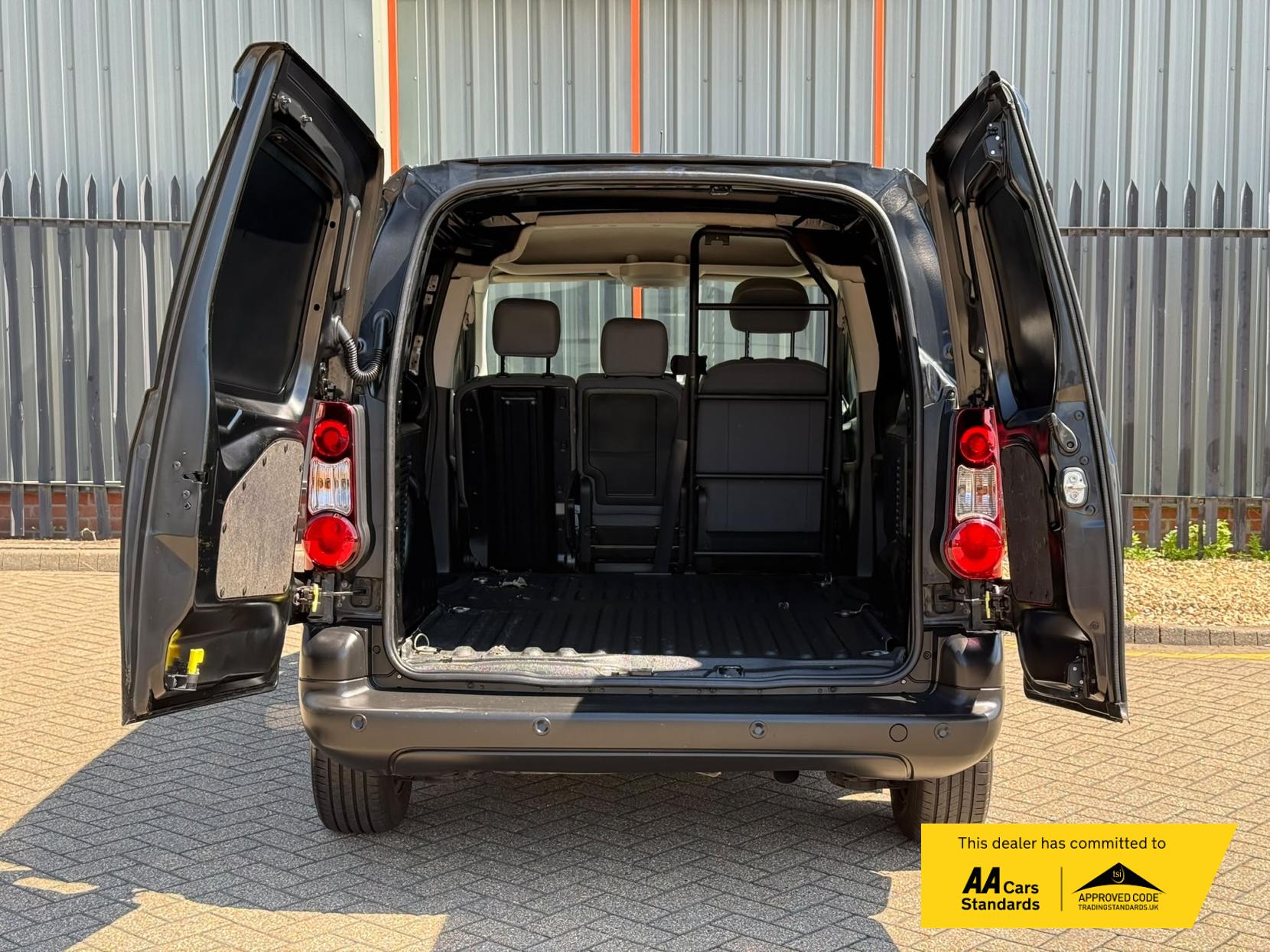 2015 Citroen Berlingo 1.6 HDi 625 Enterprise Panel Van 5dr Diesel Manual L1 (Euro 5) (135 g/km, 75 bhp) - Thumbnail 11