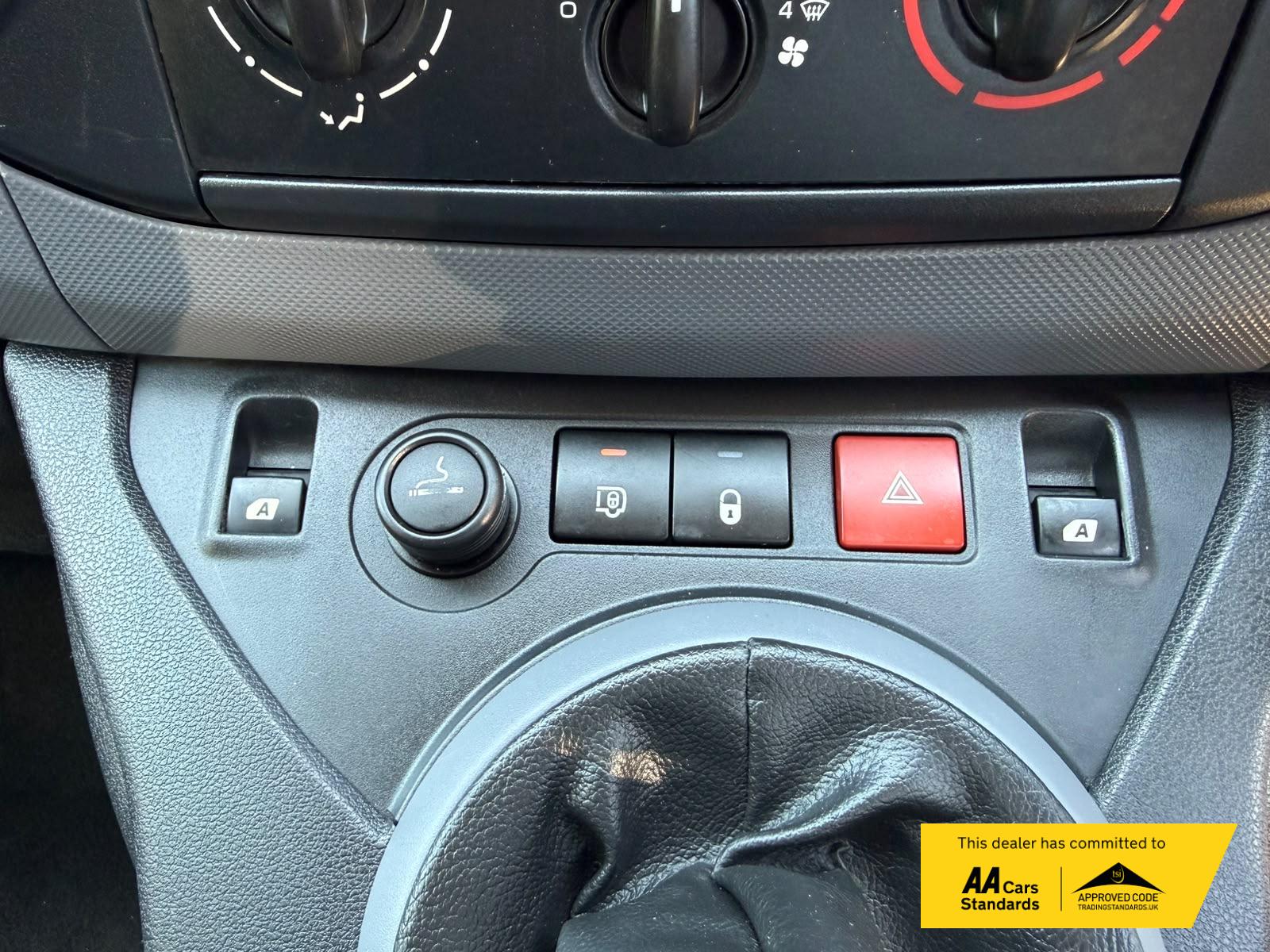 2015 Citroen Berlingo 1.6 HDi 625 Enterprise Panel Van 5dr Diesel Manual L1 (Euro 5) (135 g/km, 75 bhp) - Thumbnail 29