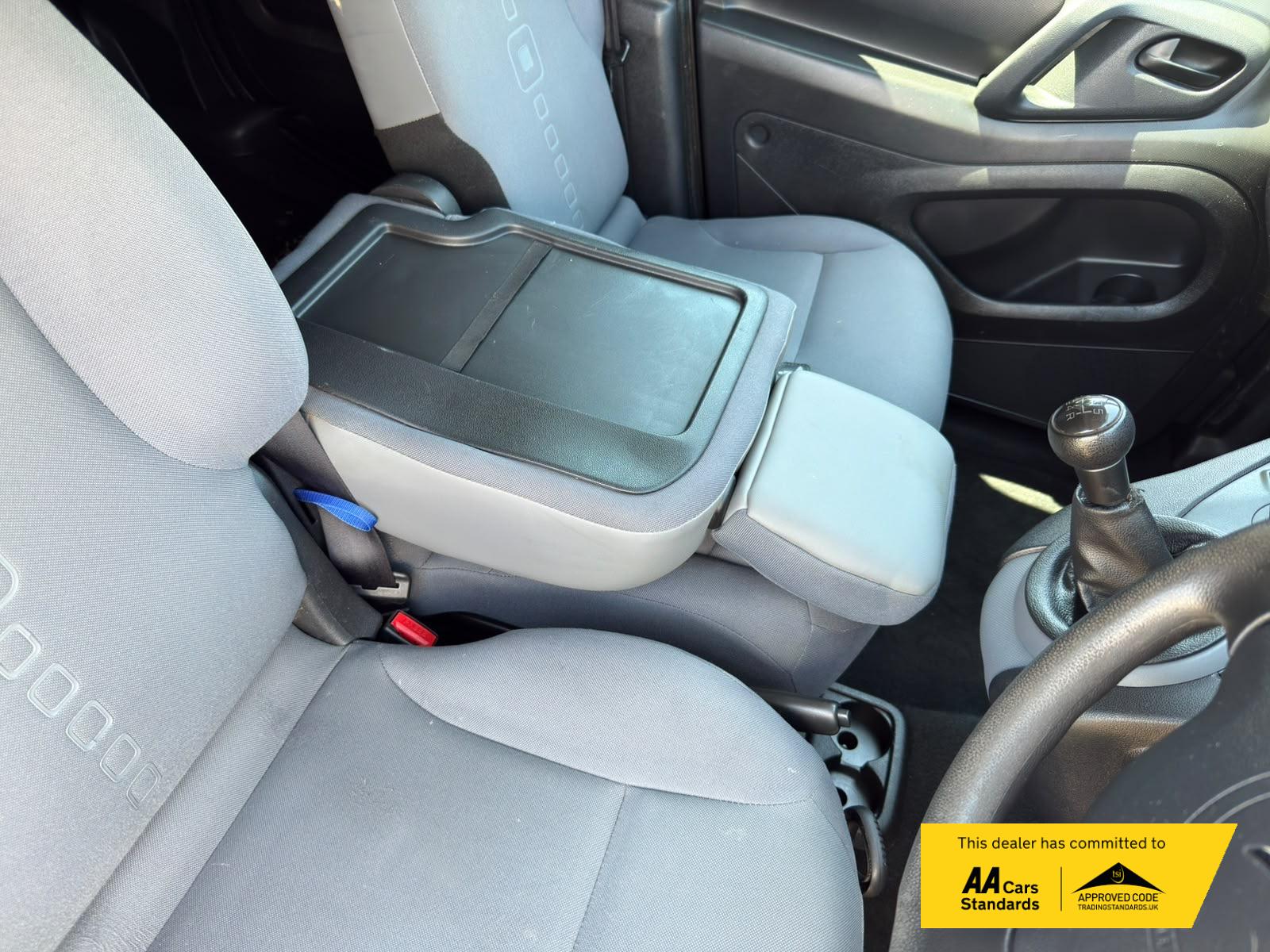 2015 Citroen Berlingo 1.6 HDi 625 Enterprise Panel Van 5dr Diesel Manual L1 (Euro 5) (135 g/km, 75 bhp) - Thumbnail 22