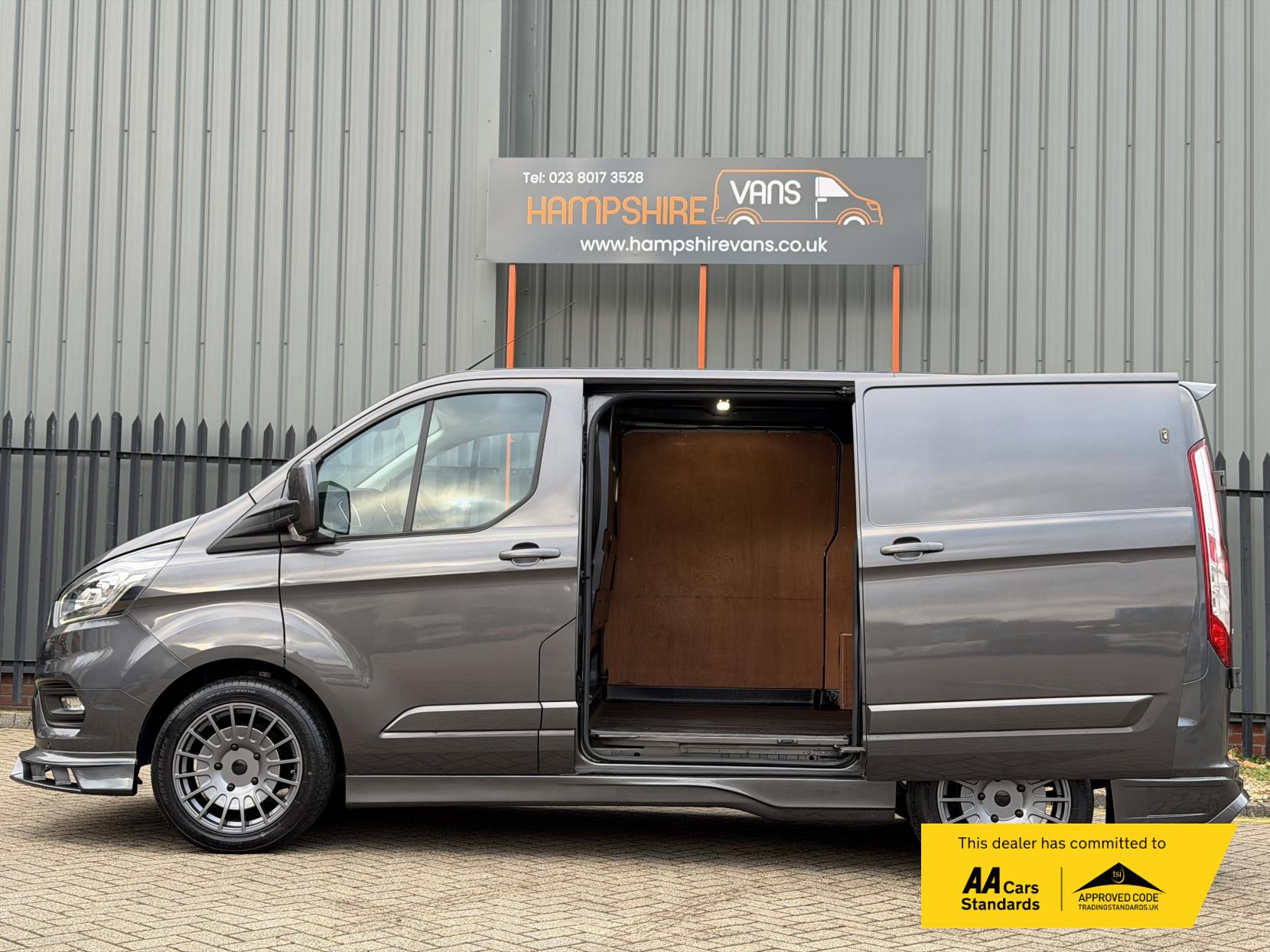 Ford Transit Custom 2.0 300 EcoBlue Limited Panel Van 5dr Diesel Manual L1 H1 Euro 6 (s/s) (130 ps)