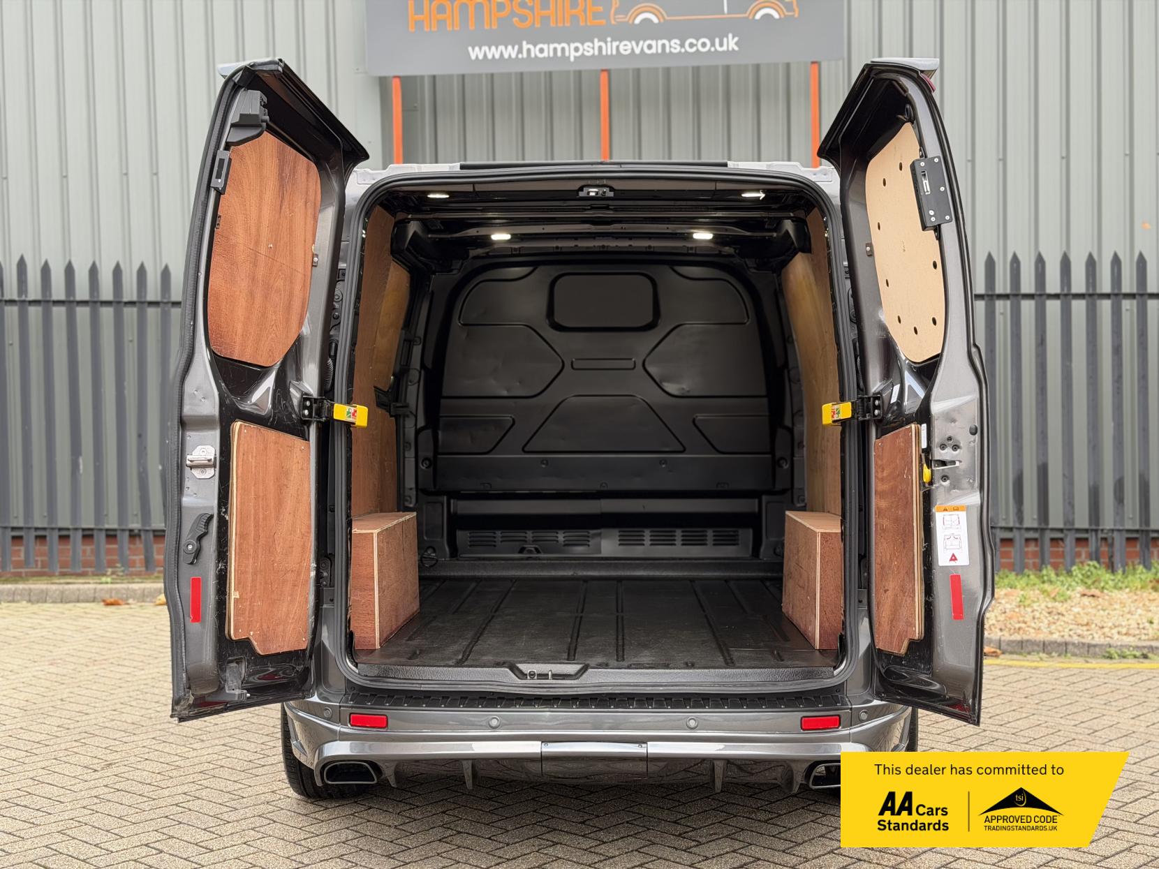 Ford Transit Custom 2.0 300 EcoBlue Limited Panel Van 5dr Diesel Manual L1 H1 Euro 6 (s/s) (130 ps)