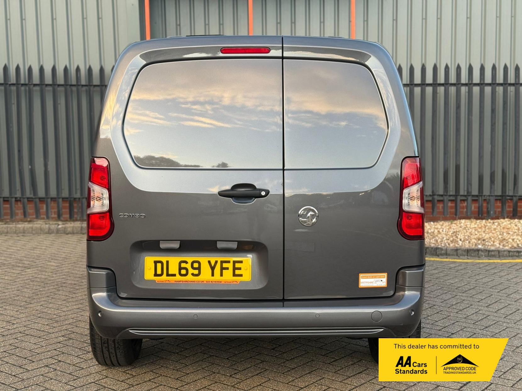 Vauxhall Combo 1.5 Turbo D 2000 Sportive Panel Van 4dr Diesel Manual L1 H1 Euro 6 (s/s) (100 ps)