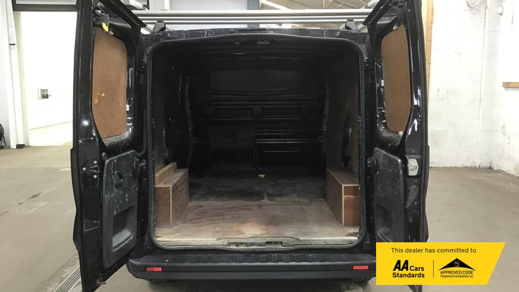 Renault Trafic 1.6 dCi 27 Sport Nav Panel Van 5dr Diesel Manual SWB Standard Roof Euro 6 (120 ps)