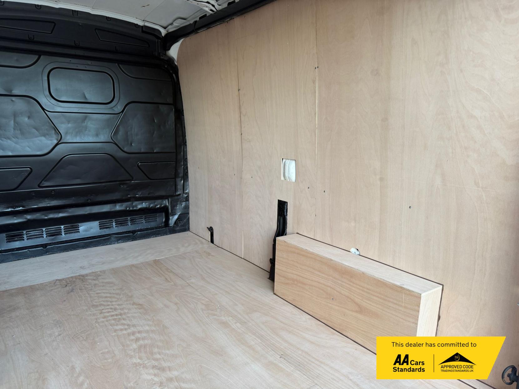 Ford Transit 2.2 TDCi 290 Panel Van 5dr Diesel Manual FWD L2 H2 Euro 5 (100 ps)