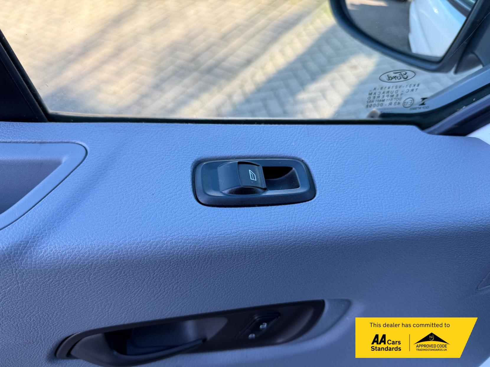 Ford Transit 2.2 TDCi 290 Panel Van 5dr Diesel Manual FWD L2 H2 Euro 5 (100 ps)