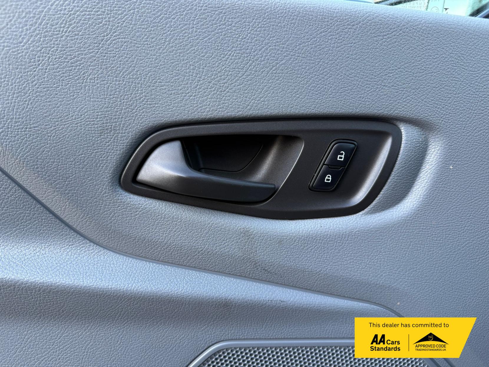 Ford Transit 2.2 TDCi 290 Panel Van 5dr Diesel Manual FWD L2 H2 Euro 5 (100 ps)