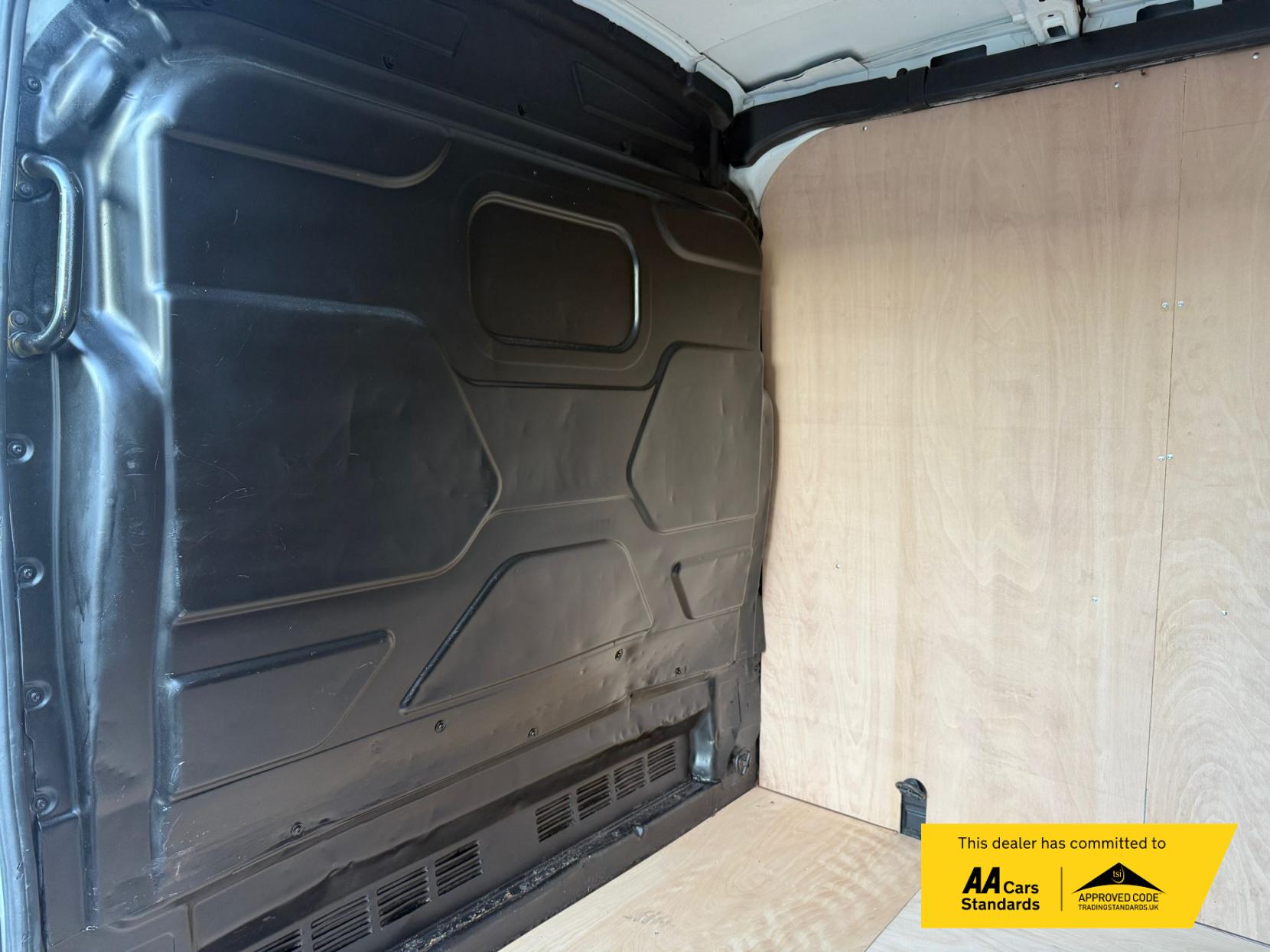 Ford Transit 2.2 TDCi 290 Panel Van 5dr Diesel Manual FWD L2 H2 Euro 5 (100 ps)