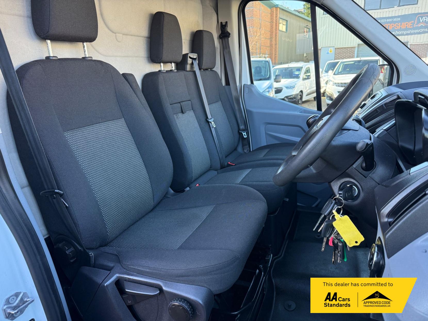 Ford Transit 2.2 TDCi 290 Panel Van 5dr Diesel Manual FWD L2 H2 Euro 5 (100 ps)