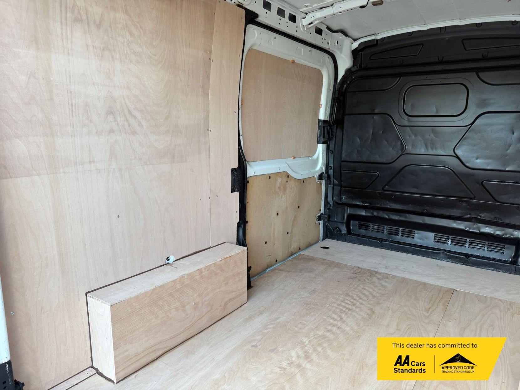 Ford Transit 2.2 TDCi 290 Panel Van 5dr Diesel Manual FWD L2 H2 Euro 5 (100 ps)