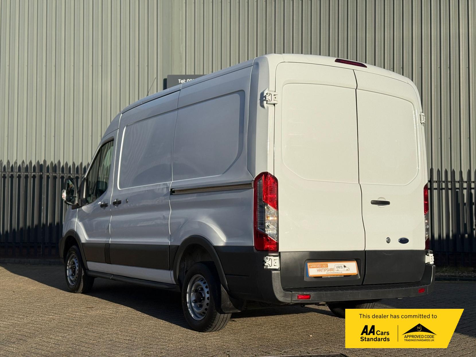 Ford Transit 2.2 TDCi 290 Panel Van 5dr Diesel Manual FWD L2 H2 Euro 5 (100 ps)