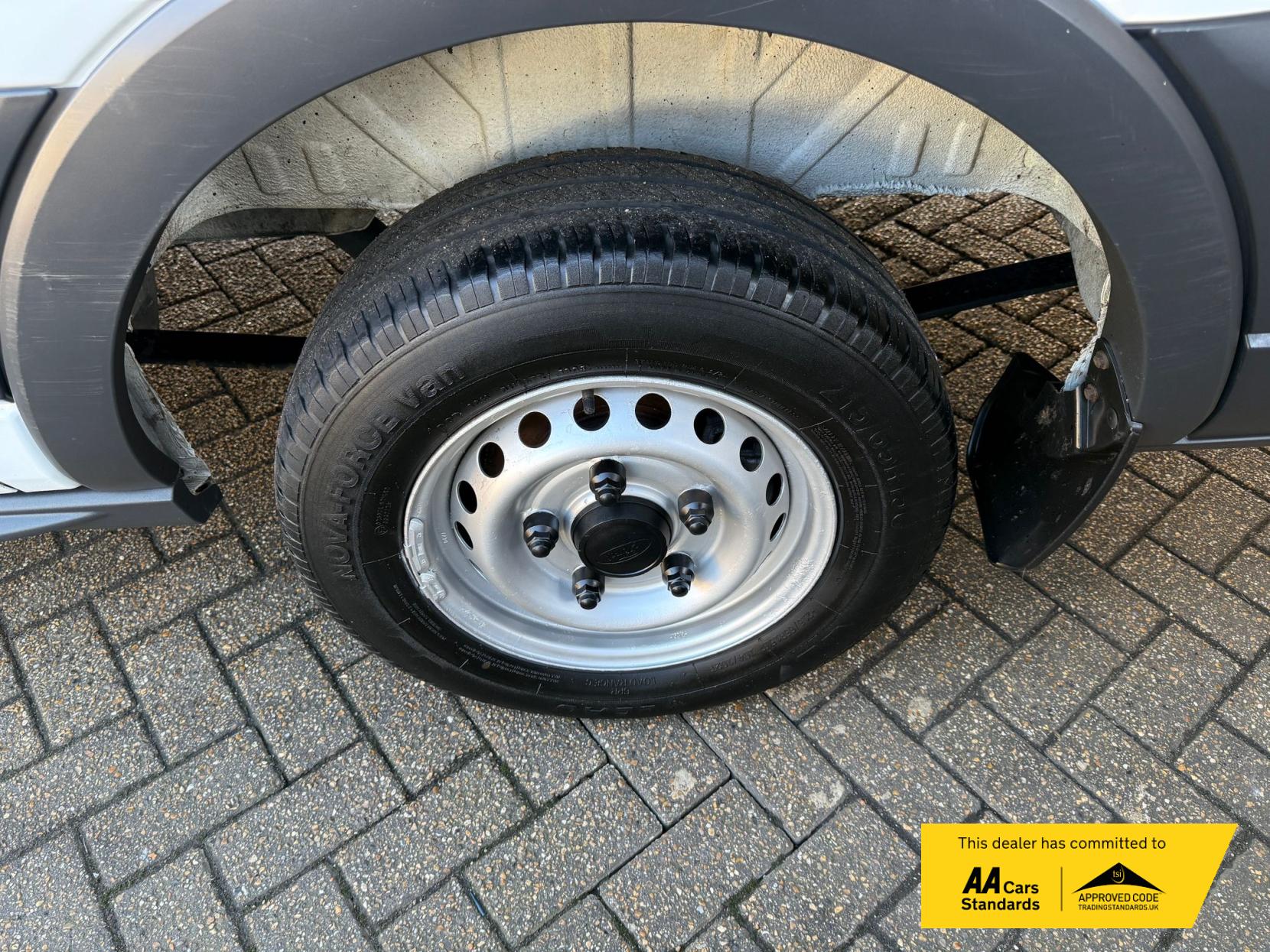 Ford Transit 2.2 TDCi 290 Panel Van 5dr Diesel Manual FWD L2 H2 Euro 5 (100 ps)