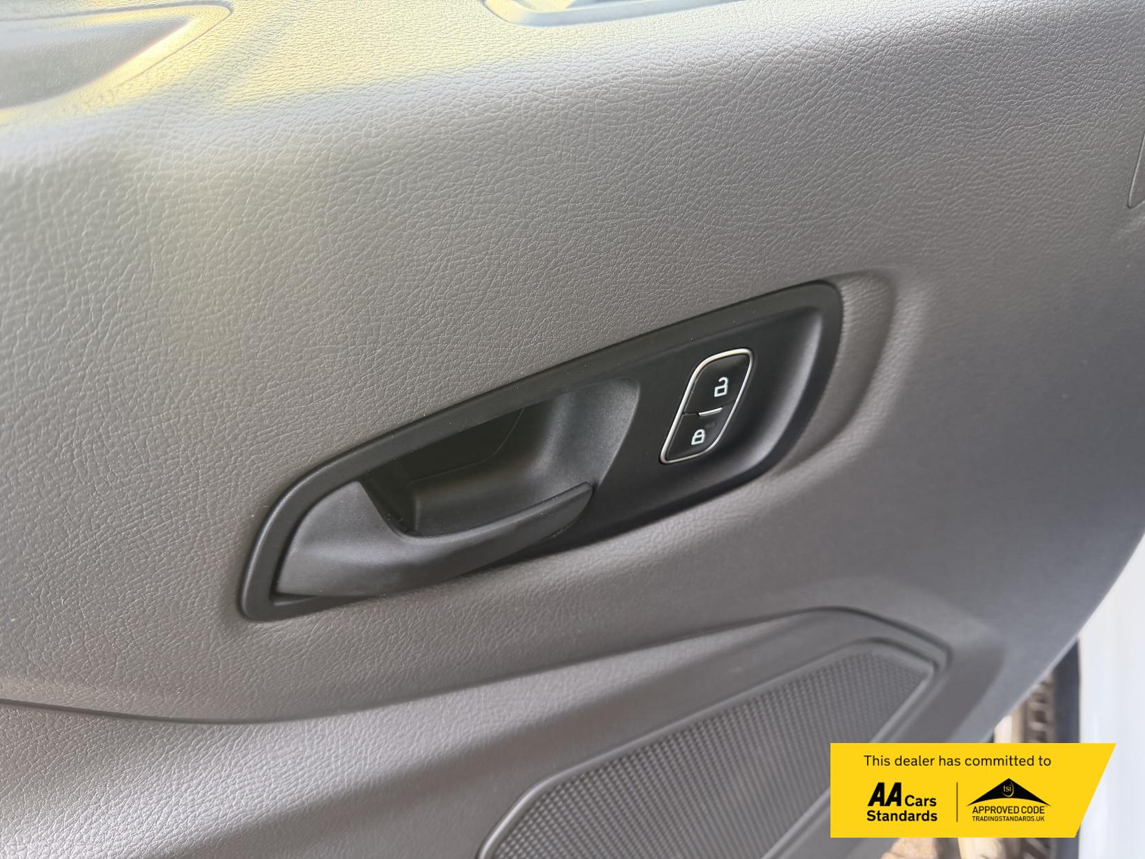 Ford Transit 2.0 350 EcoBlue Leader Panel Van 5dr Diesel Manual RWD L3 H3 Euro 6 (s/s) (130 ps)