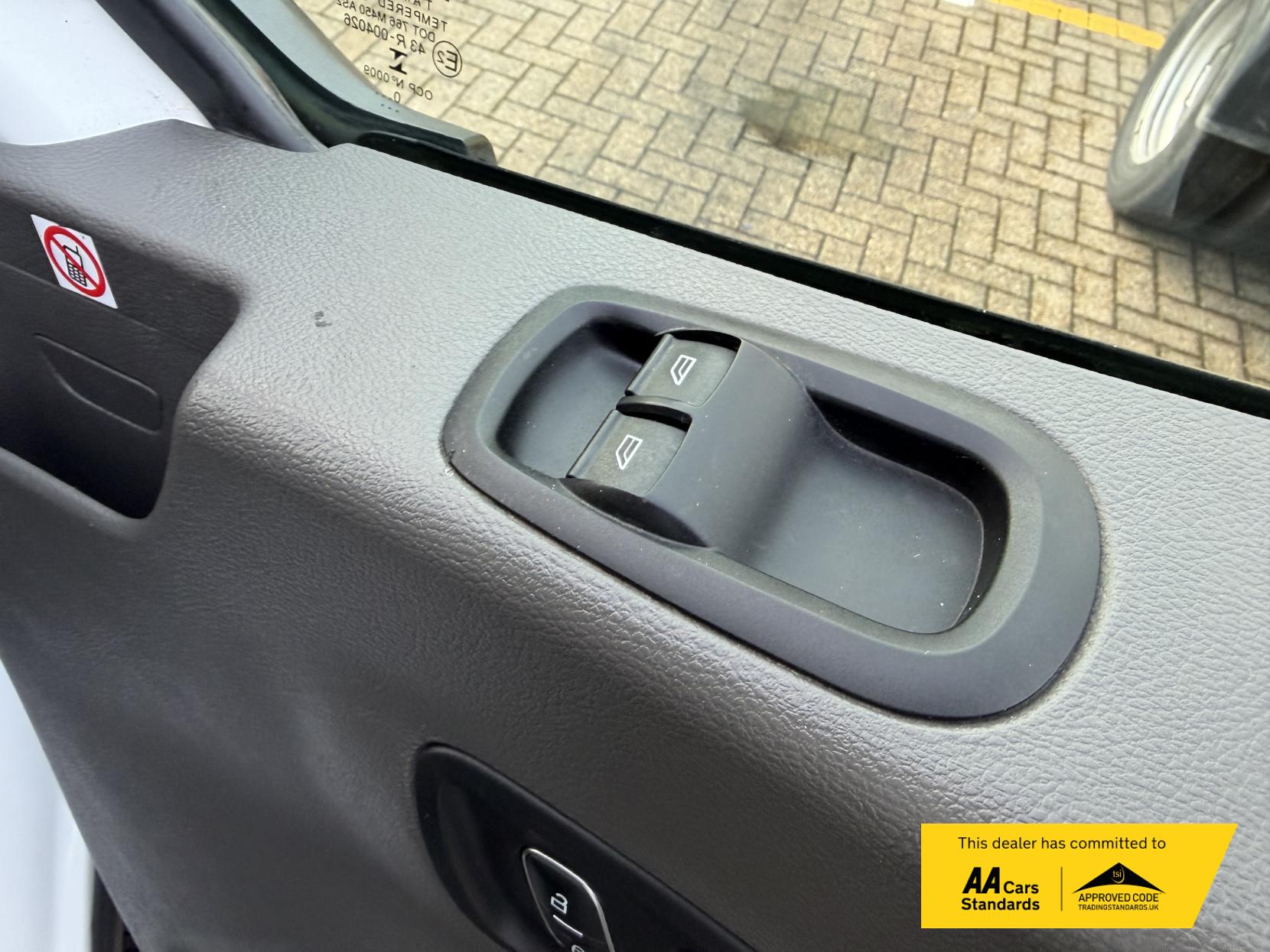 Ford Transit 2.0 350 EcoBlue Leader Panel Van 5dr Diesel Manual RWD L3 H3 Euro 6 (s/s) (130 ps)