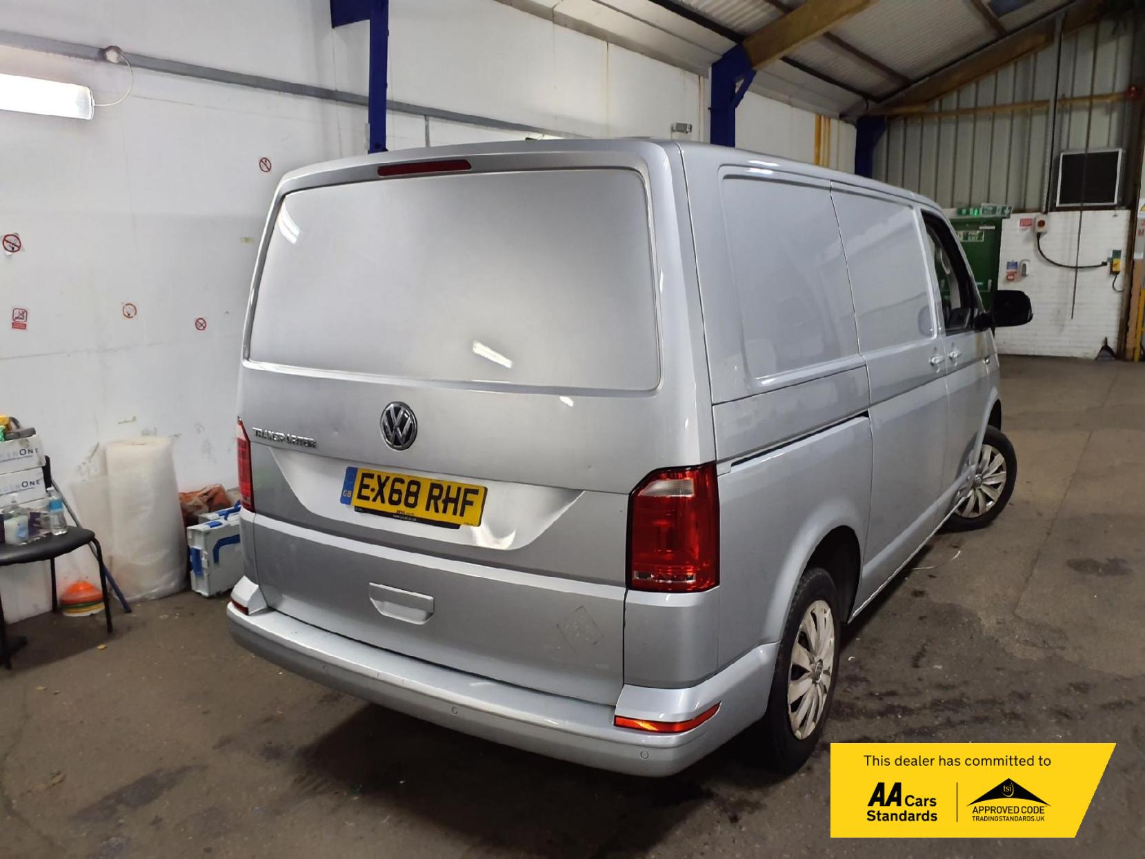 Volkswagen Transporter 2.0 TDI T32 BlueMotion Tech Trendline Panel Van 5dr Diesel DSG FWD SWB Euro 6 (s/s) (150 ps)