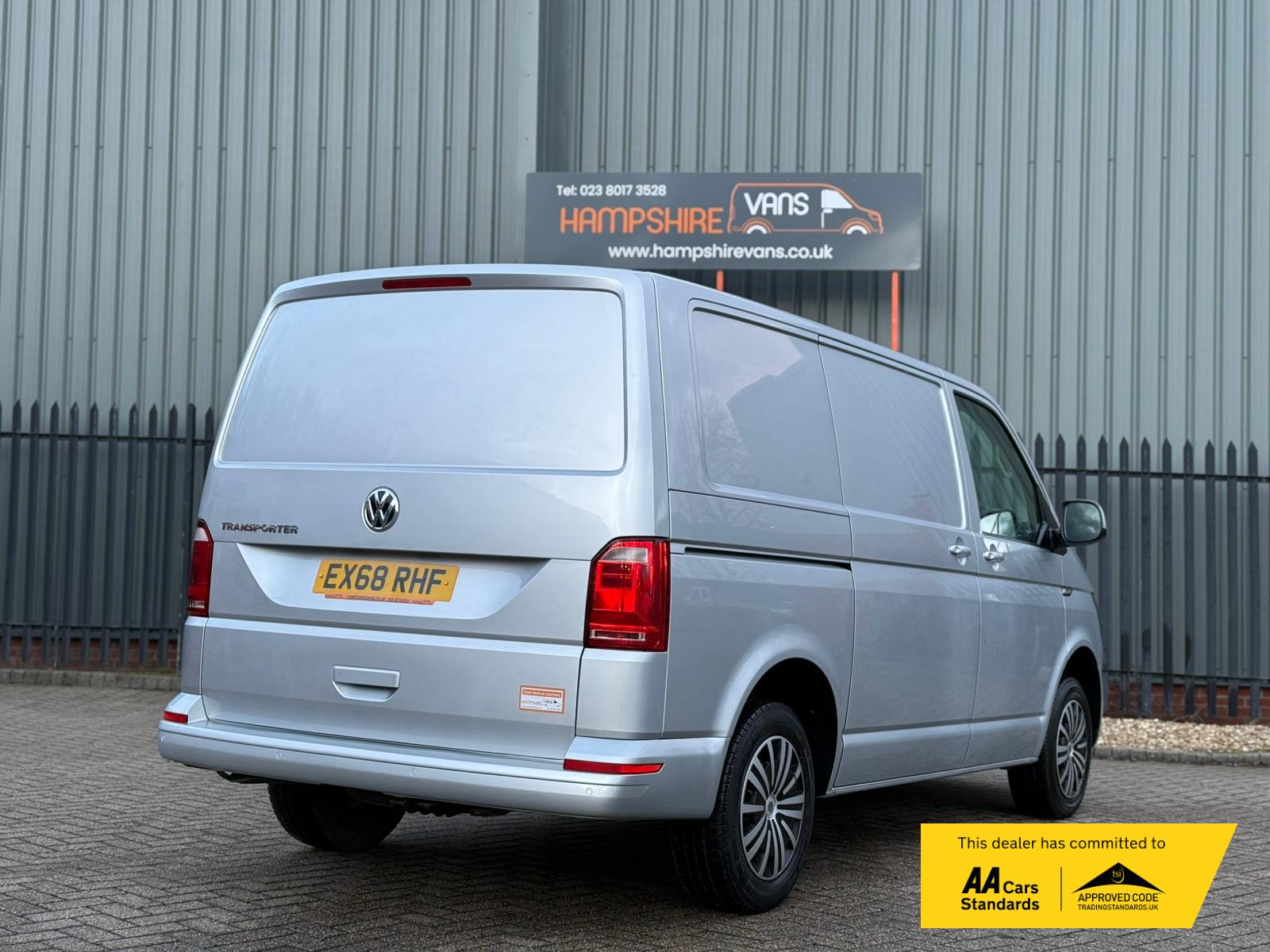 Volkswagen Transporter 2.0 TDI T32 BlueMotion Tech Trendline Panel Van 5dr Diesel DSG FWD SWB Euro 6 (s/s) (150 ps)