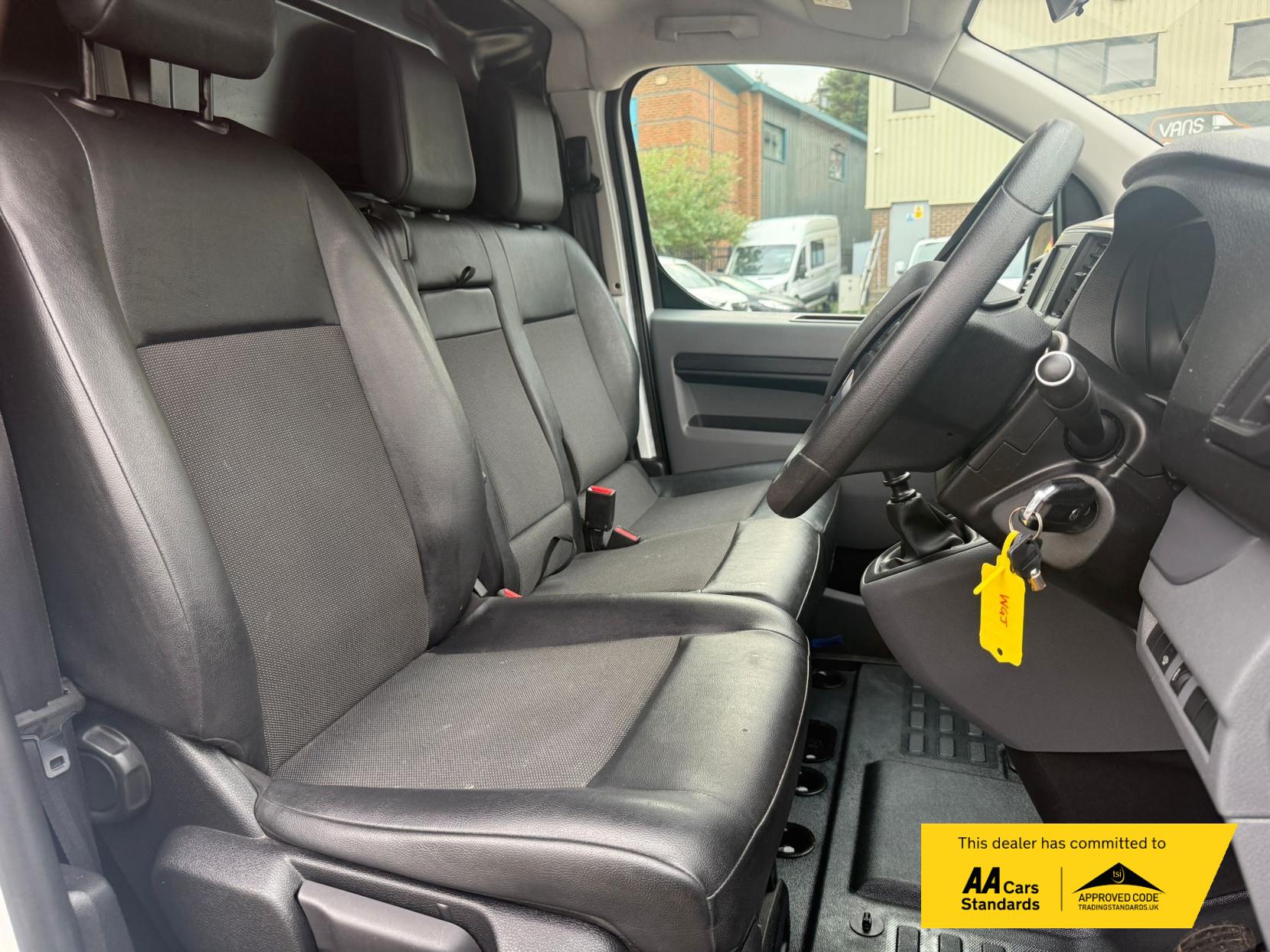 Vauxhall Vivaro 1.5 Turbo D 2900 Sportive Panel Van 5dr Diesel Manual L2 H1 Euro 6 (s/s) (100 ps)