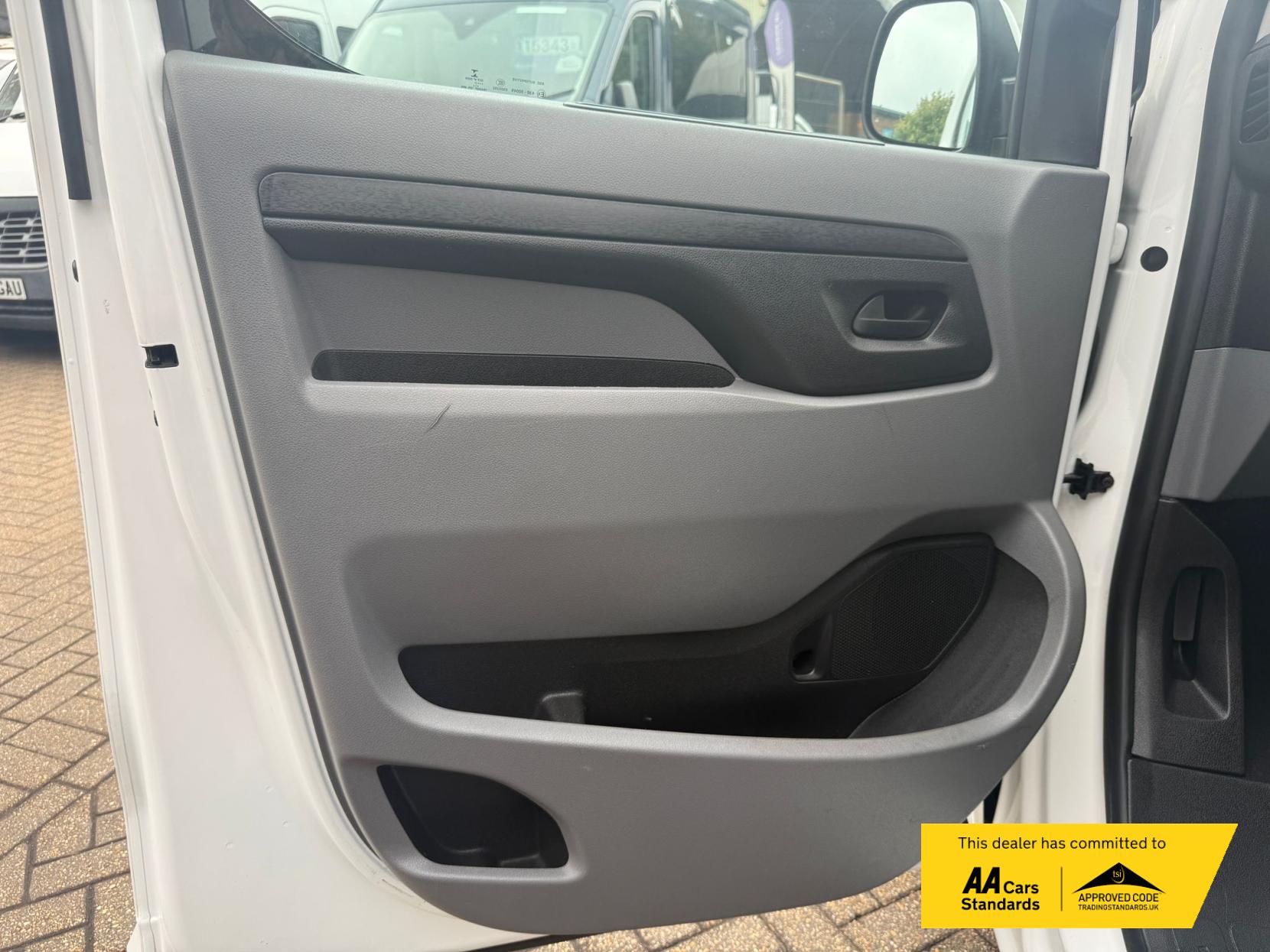 Vauxhall Vivaro 1.5 Turbo D 2900 Sportive Panel Van 5dr Diesel Manual L2 H1 Euro 6 (s/s) (100 ps)