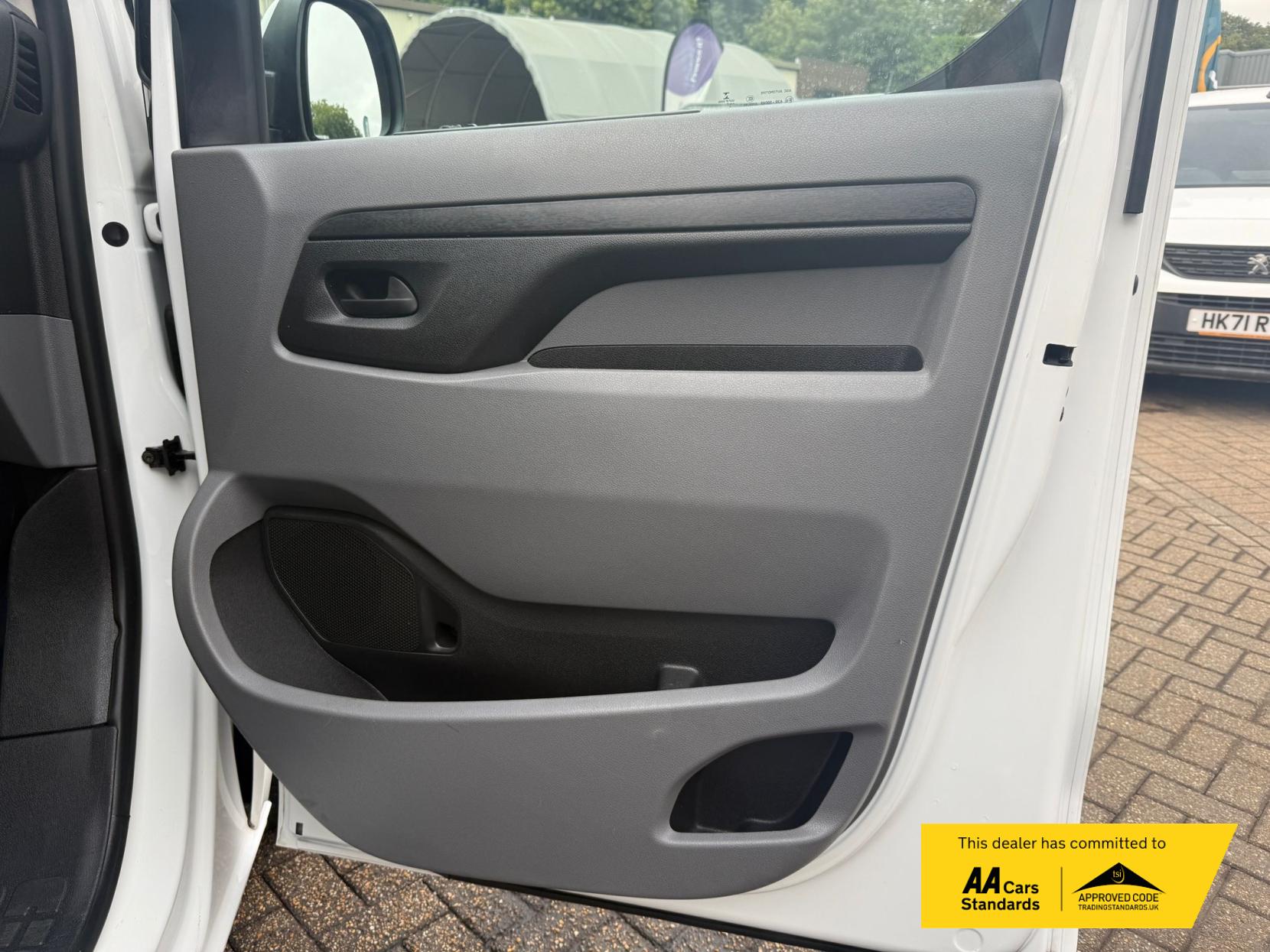 Vauxhall Vivaro 1.5 Turbo D 2900 Sportive Panel Van 5dr Diesel Manual L2 H1 Euro 6 (s/s) (100 ps)