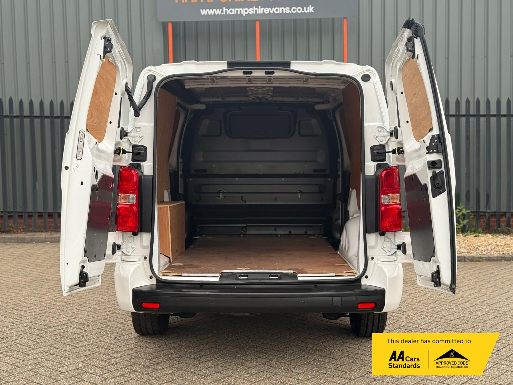 Vauxhall Vivaro 1.5 Turbo D 2900 Sportive Panel Van 5dr Diesel Manual L2 H1 Euro 6 (s/s) (100 ps)