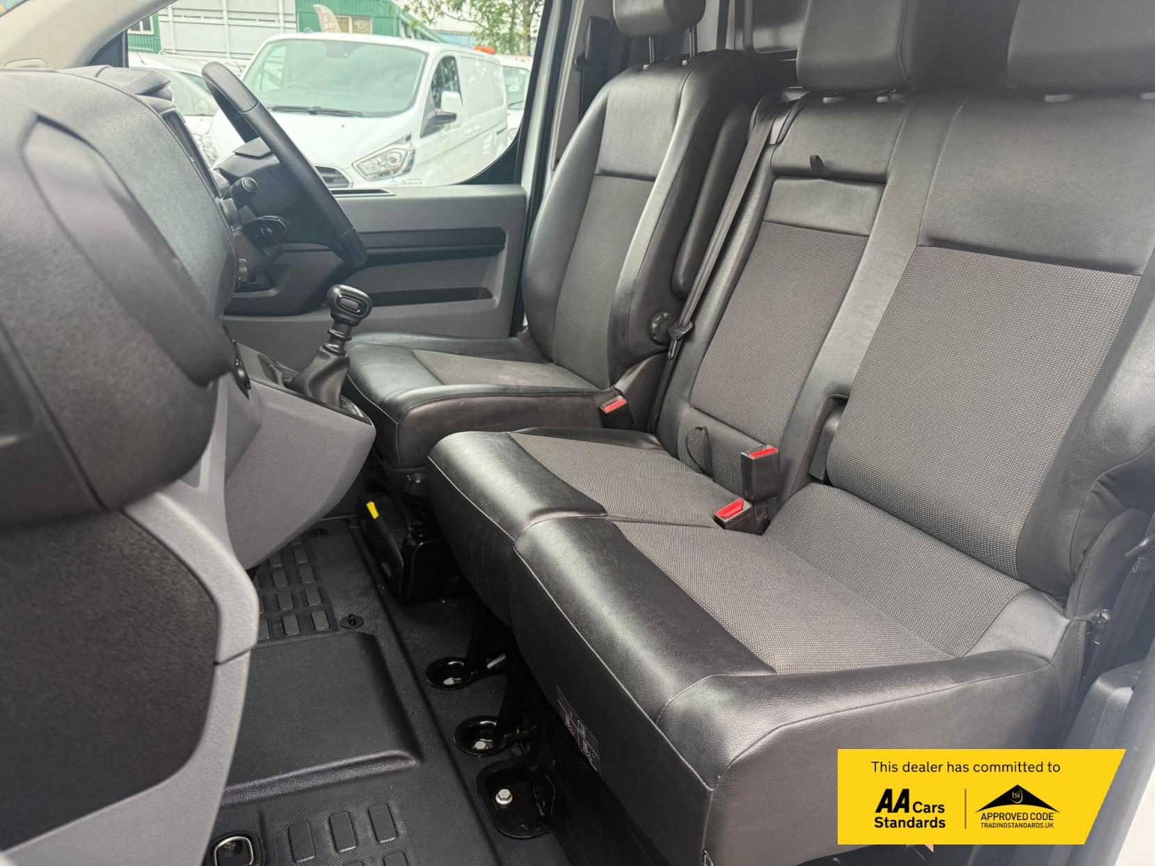 Vauxhall Vivaro 1.5 Turbo D 2900 Sportive Panel Van 5dr Diesel Manual L2 H1 Euro 6 (s/s) (100 ps)