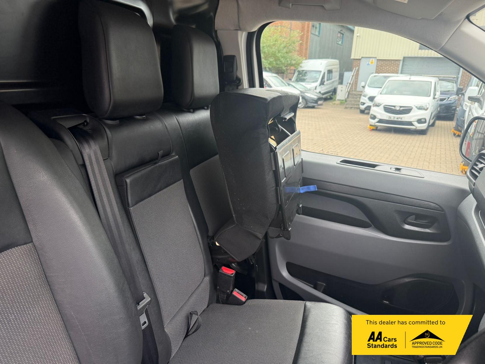 Vauxhall Vivaro 1.5 Turbo D 2900 Sportive Panel Van 5dr Diesel Manual L2 H1 Euro 6 (s/s) (100 ps)