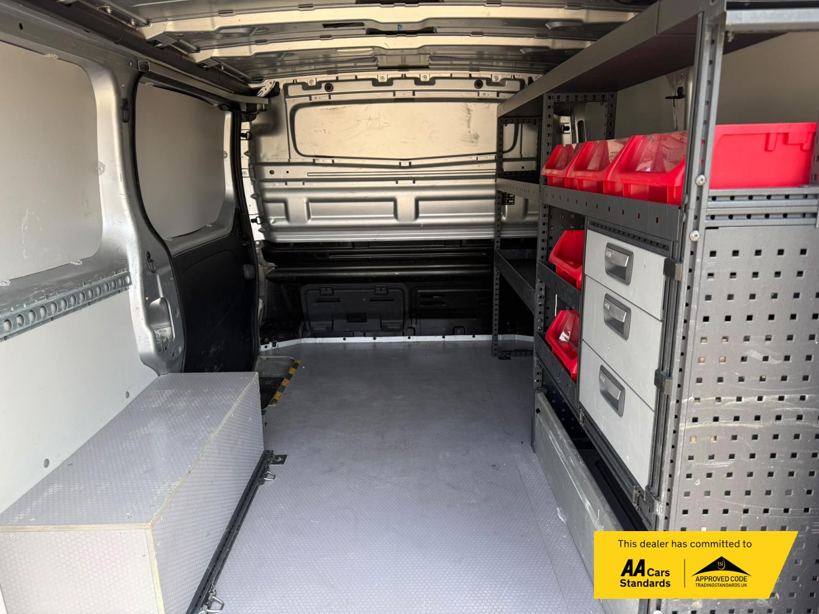2017 Vauxhall Vivaro 1.6 CDTi 2900 BiTurbo Sportive Panel Van 5dr Diesel Manual L1 H1 Euro 6 (s/s) (125 ps) - Thumbnail 13