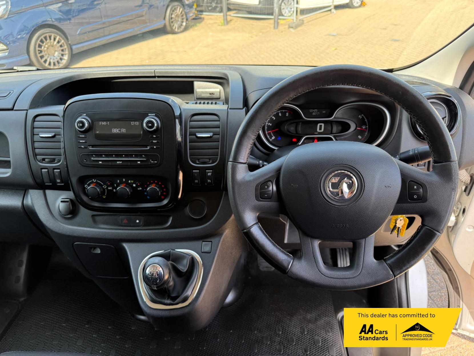 2017 Vauxhall Vivaro 1.6 CDTi 2900 BiTurbo Sportive Panel Van 5dr Diesel Manual L1 H1 Euro 6 (s/s) (125 ps) - Thumbnail 33